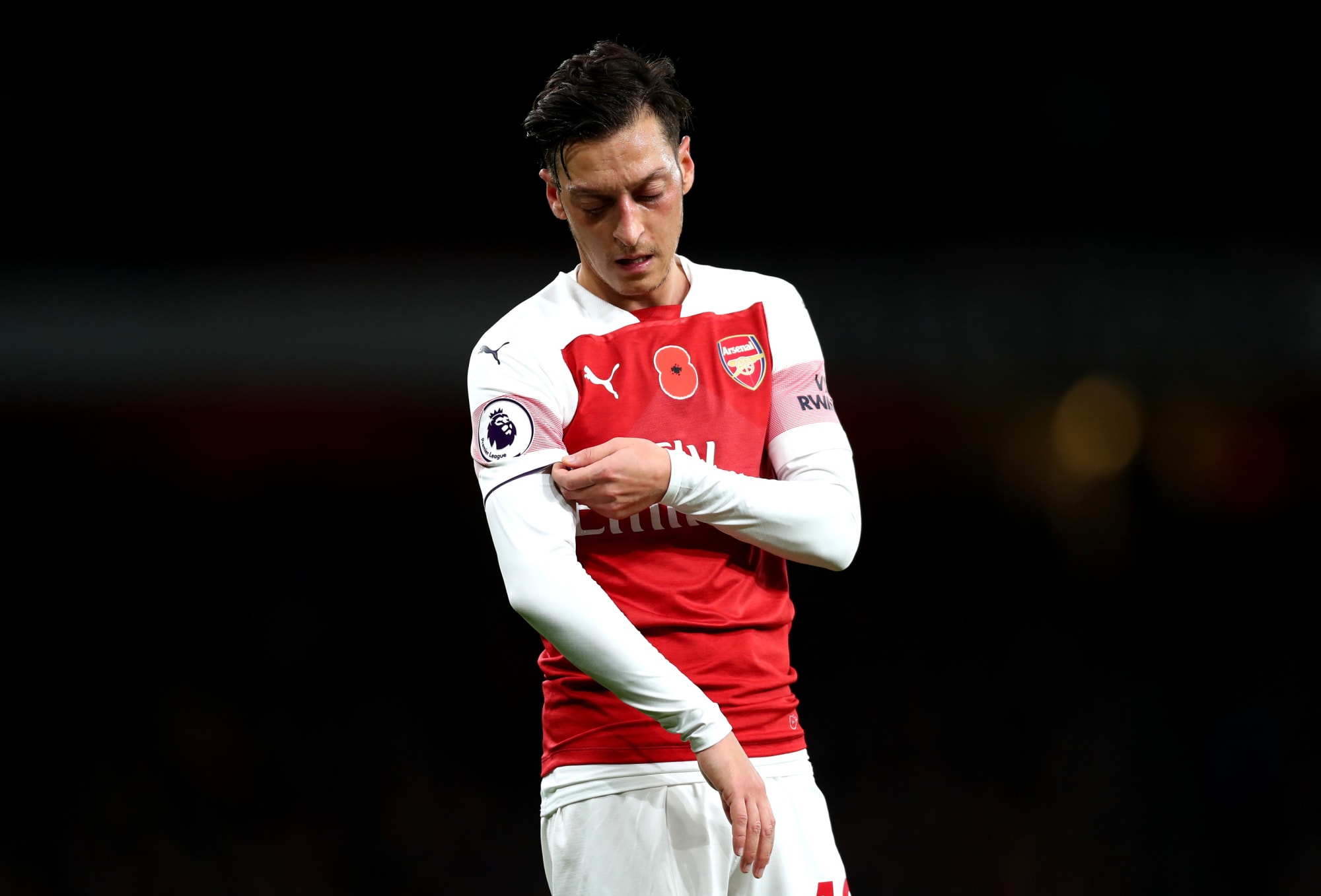 Posting an Özil pass every day until Arsenal play a game. Day 88: a  gorgeous move v. Leicester, 2018. : r/Gunners