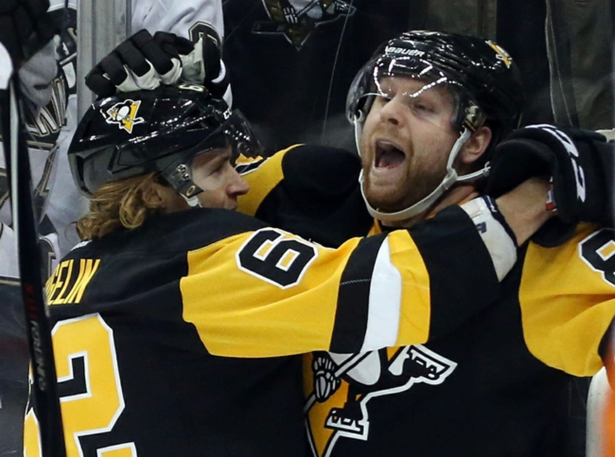 Sidney Crosby helps Penguins blow away Hurricanes, NHL