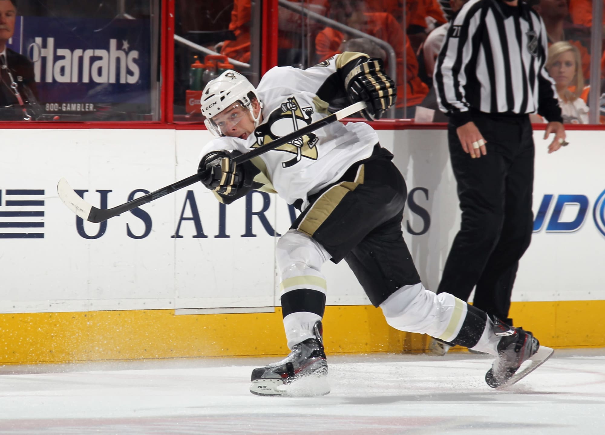 800 Sidney Crosby Evgeni Malkin Photos & High Res Pictures - Getty
