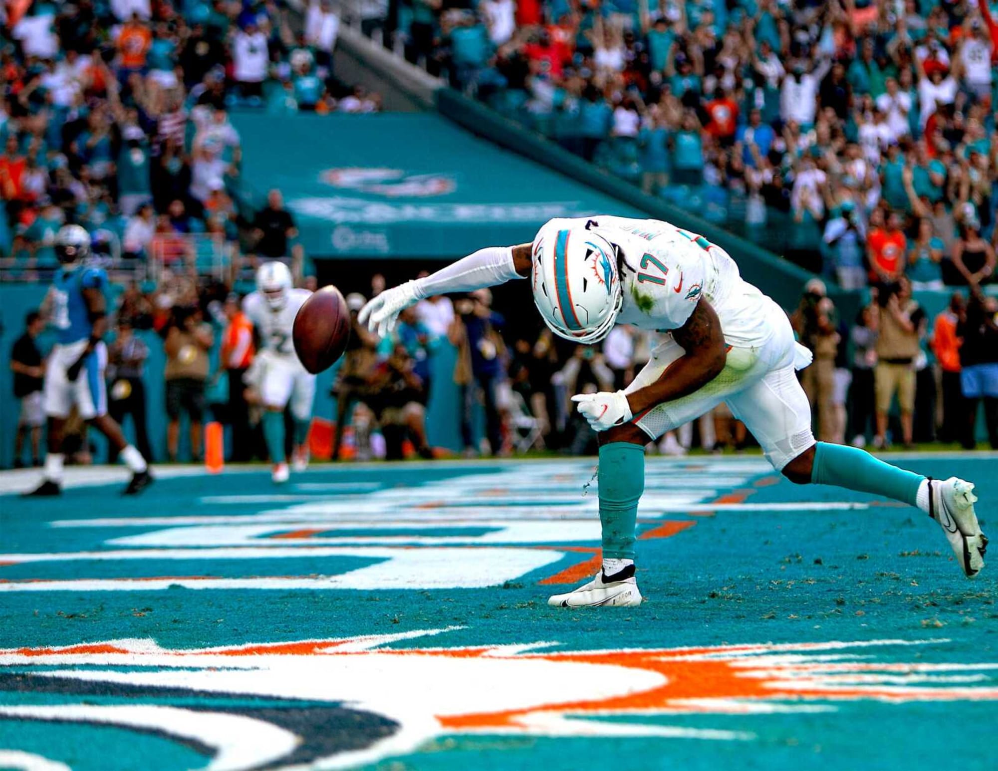 Good news Dolphins fans: Jaylen Waddle was a full go at practice