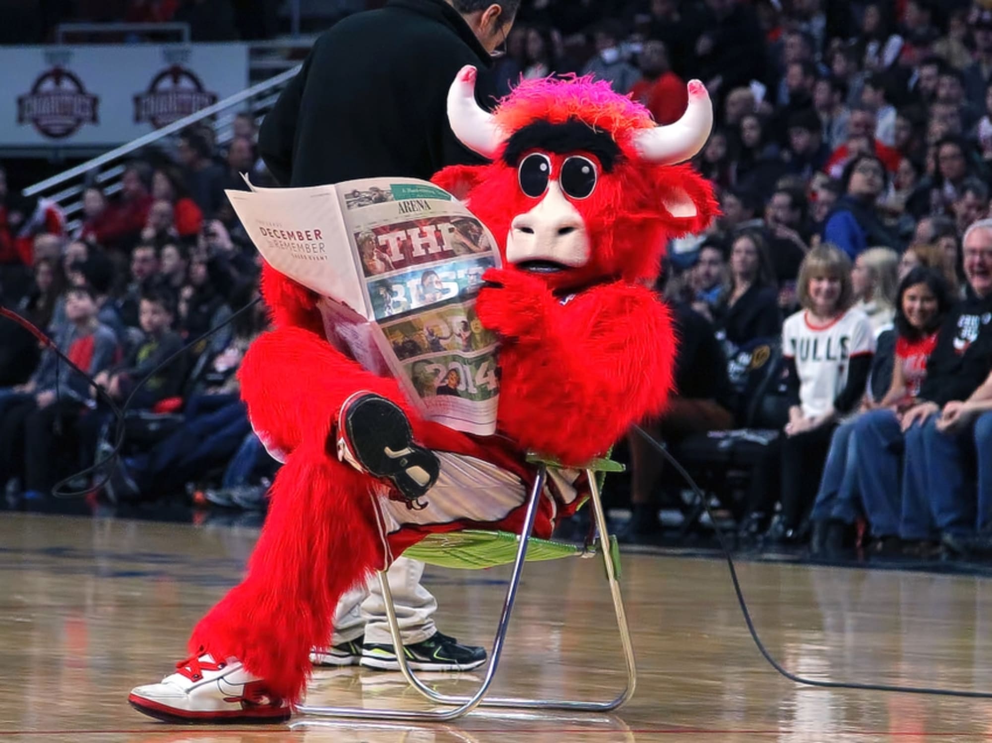 See what it's like to be an NBA mascot with Benny the Bull's GoPro video -  Chicago - Chicago Sun-Times