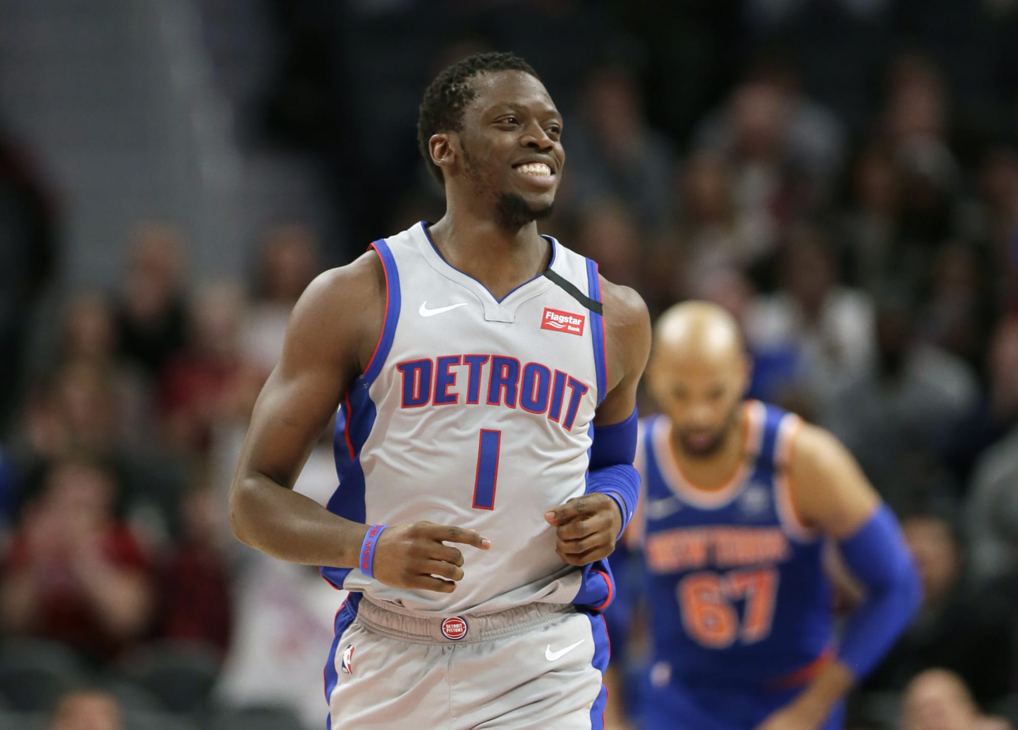Reggie Jackson officially re-signs with Clippers