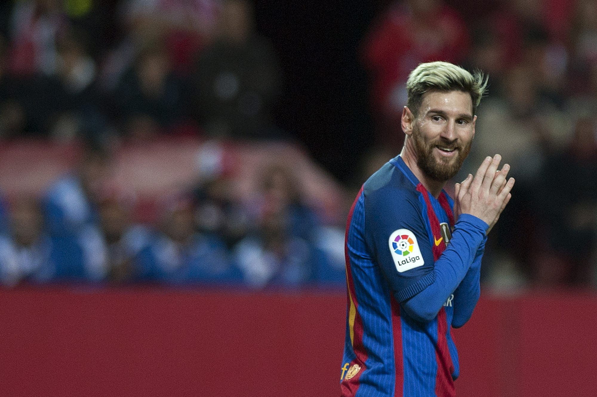 Manchester United Give Barcelona A Reason To Worry About Messi