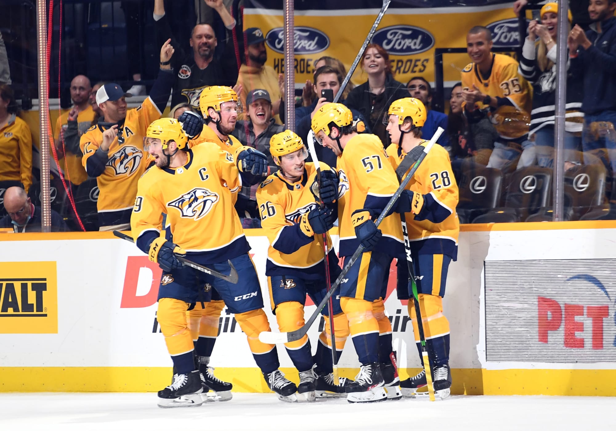 Predators lose outdoor game but Nashville shows it never loses a party