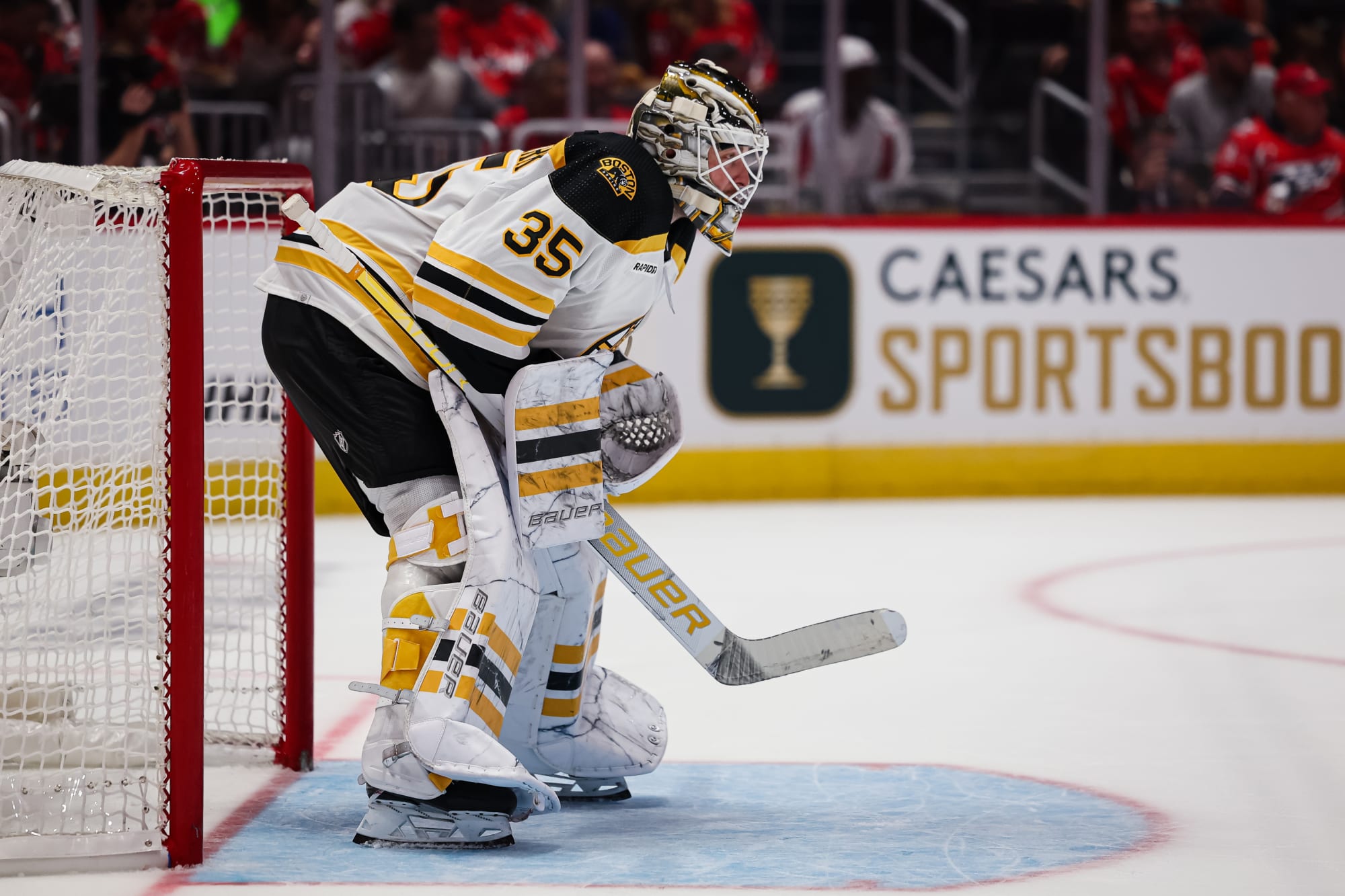 Bruins goalie Linus Ullmark makes remarkable history with shutout