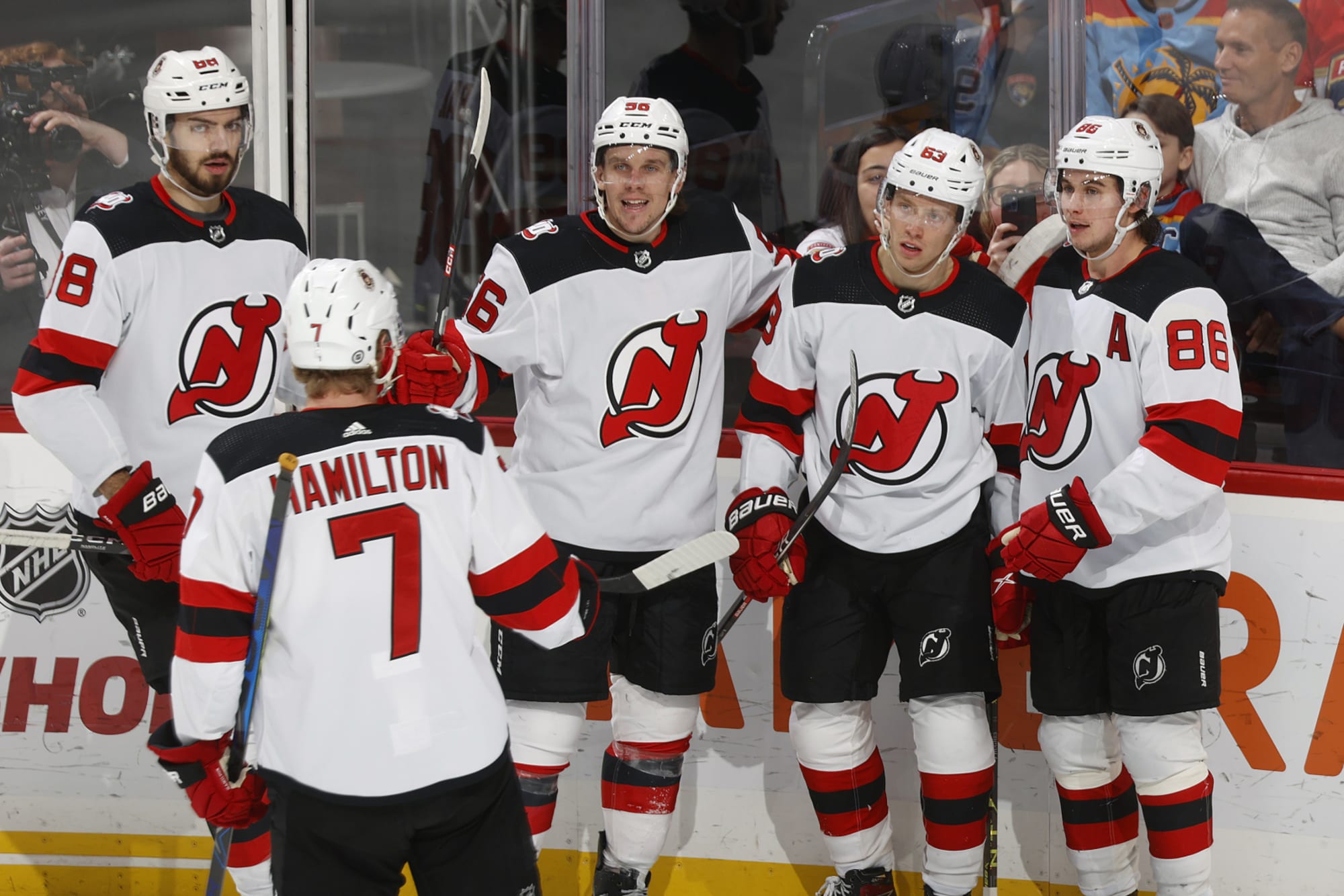 Photos: New Jersey Devils new uniform makes on-ice debut – SportsLogos.Net  News