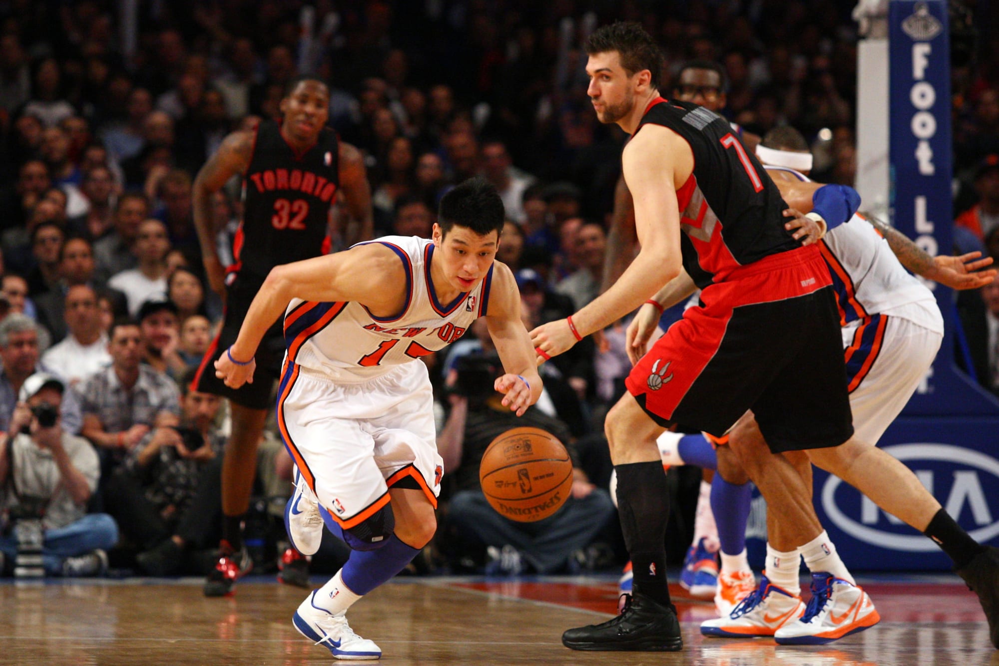 Knicks trade for Andrea Bargnani, sending 2016 draft pick to Raptors 