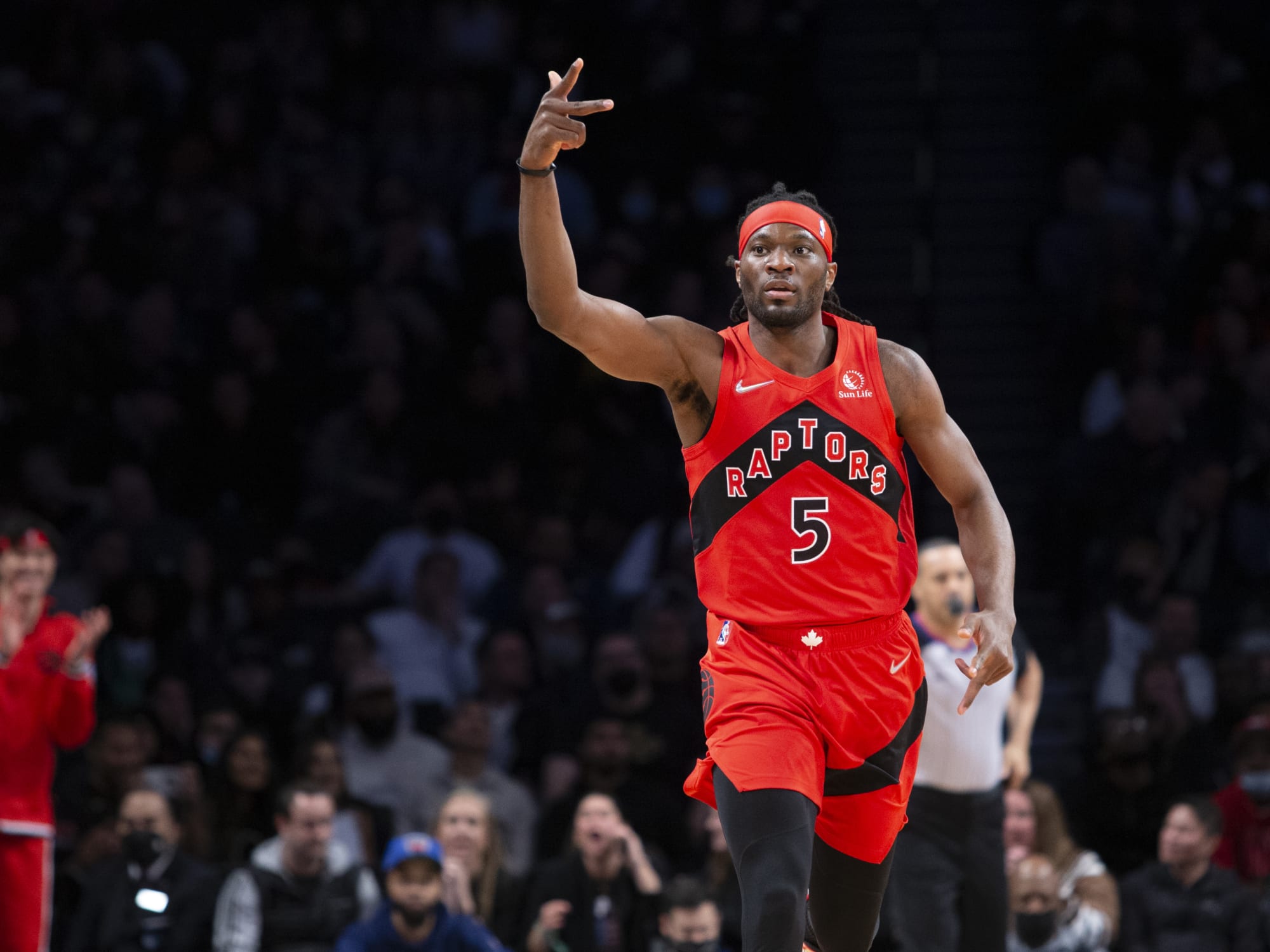 Toronto Raptors' Precious Achiuwa leaves game with sprained right ankle