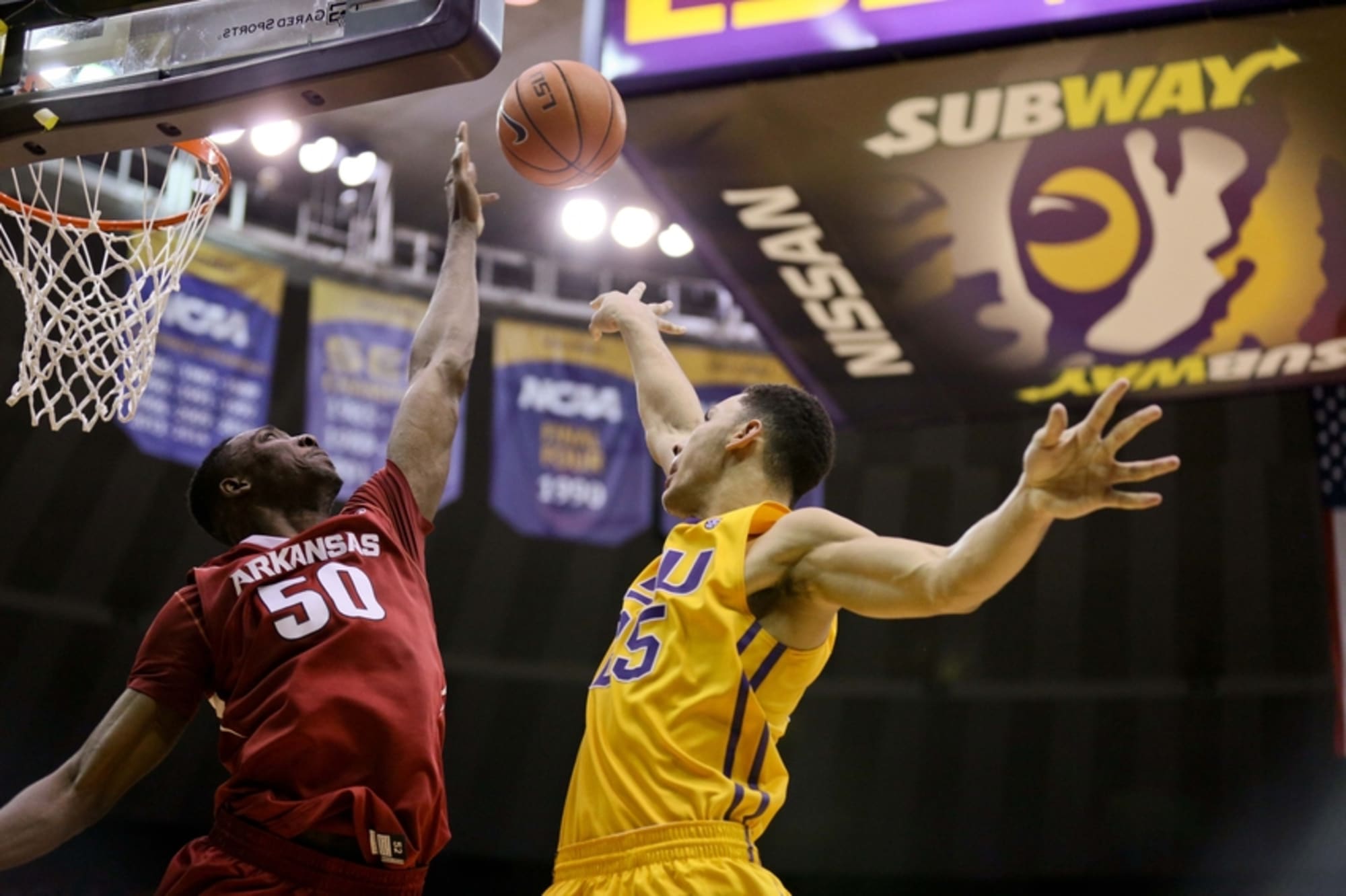 Ben Simmons' LSU defeats Arkansas, NCAA College basketball