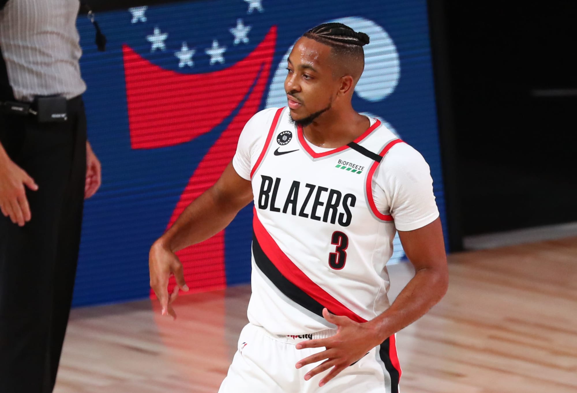 CJ McCollum Signs 5-Year Sneaker Endorsement Contract with Li-Ning
