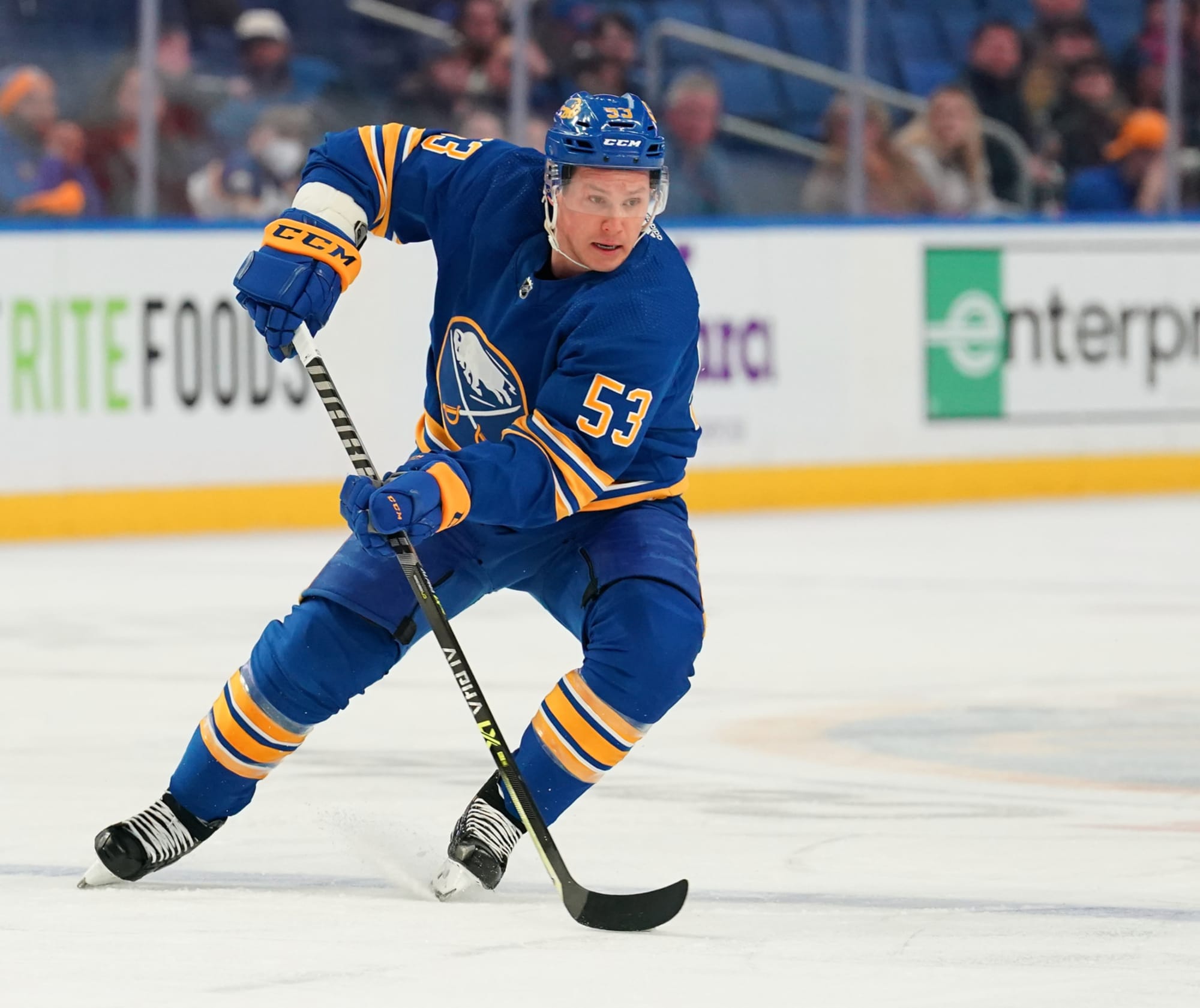 Sabres' Jeff Skinner helped off ice with leg injury, returns - Sports  Illustrated