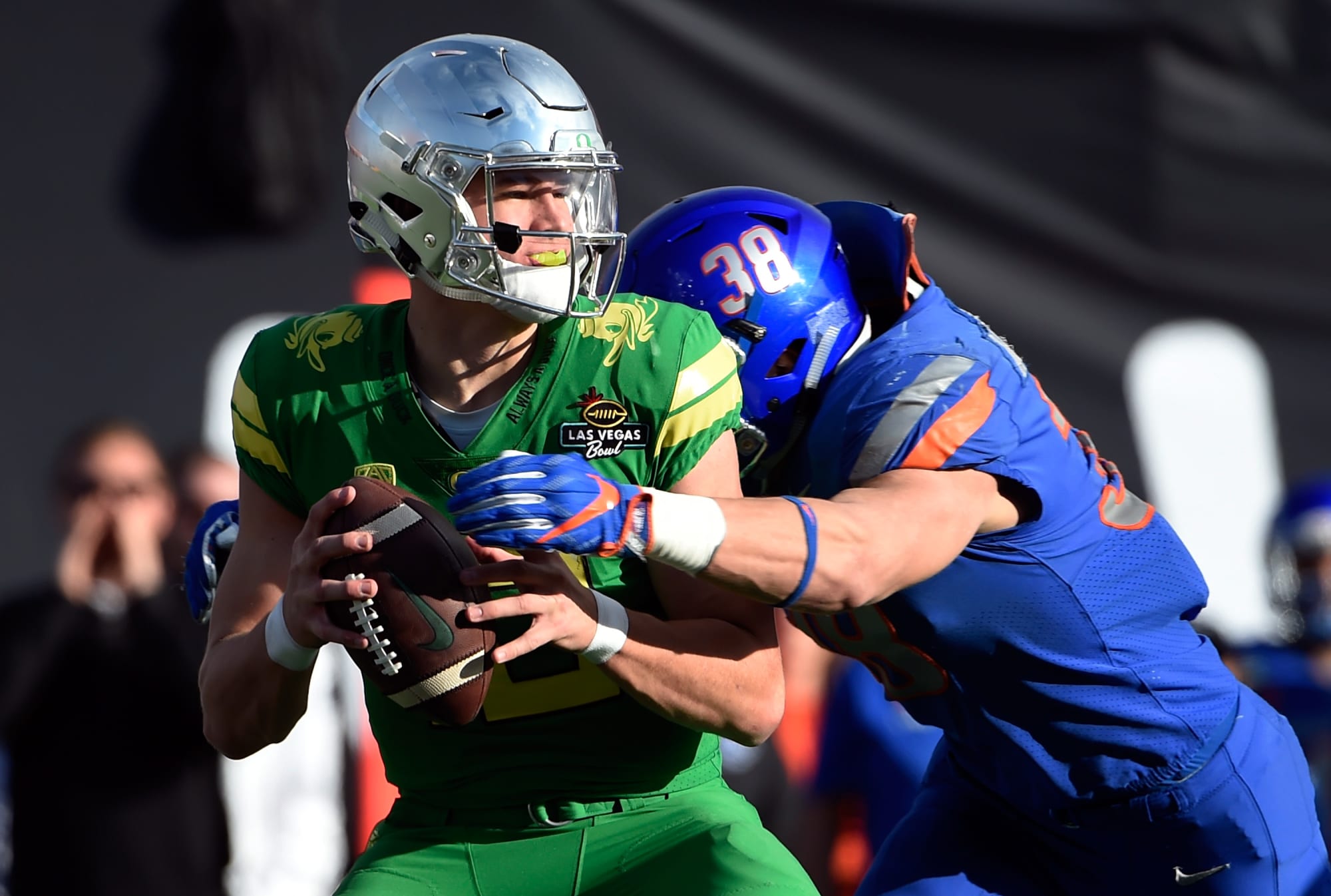 PHOTOS: Oregon Is Wearing Ridiculously Bright All-Yellow Uniforms