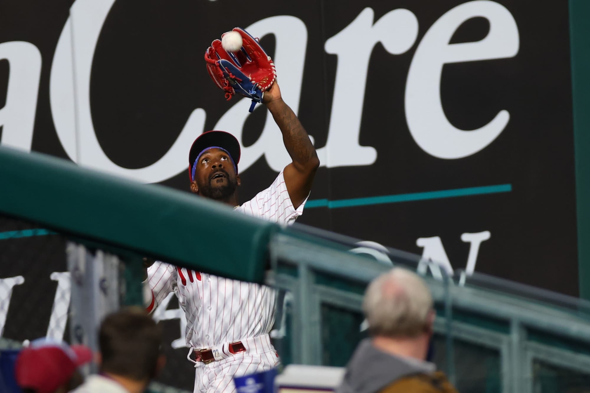 Phillies' Andrew McCutchen out for season with torn ACL