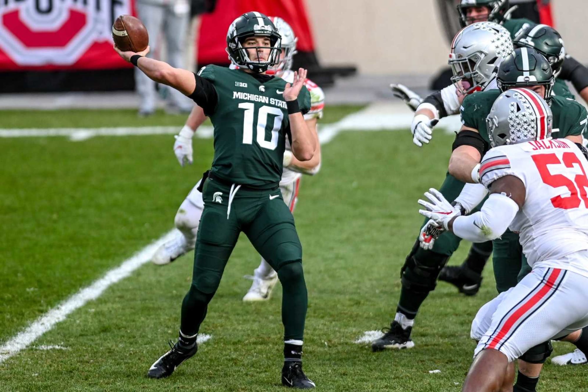 Michigan State Football S Quarterback Room Set Up Nicely For Long Term