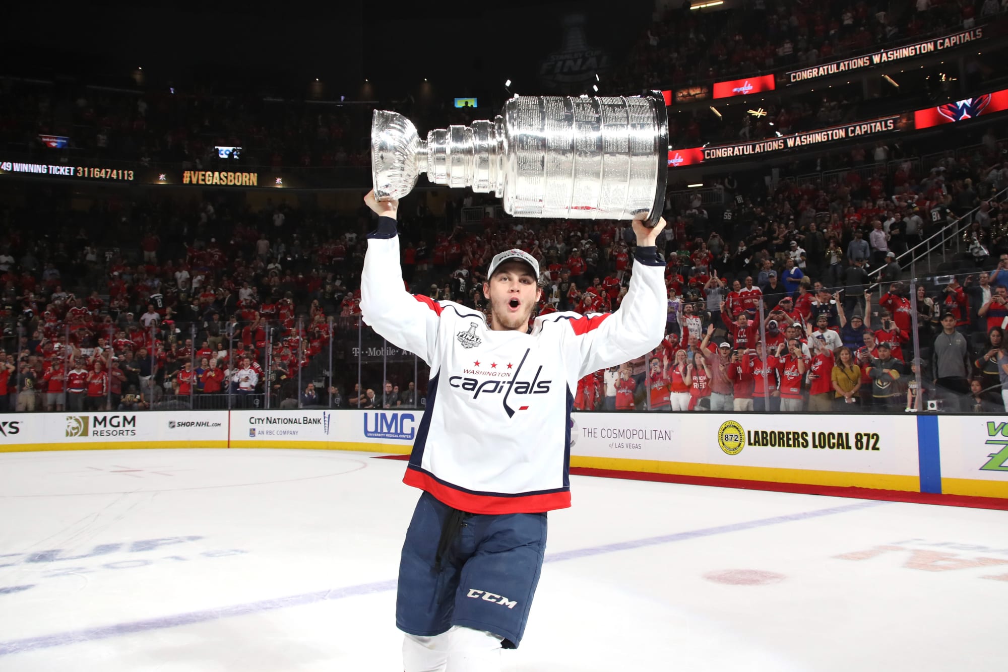 Andre Burakovsky Stanley Cup Bobblehead Review