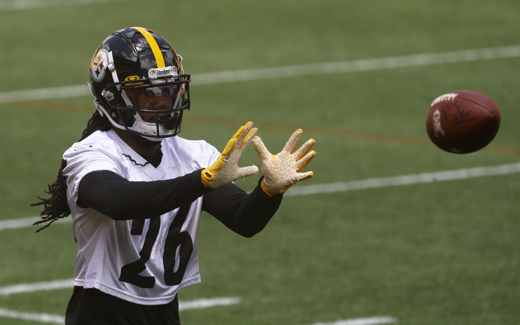 Anthony McFarland should be soaring up Steelers depth chart