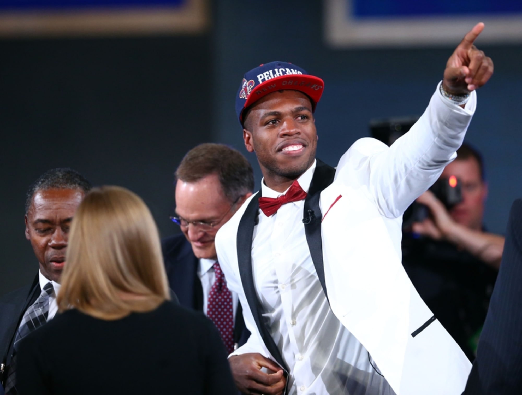 Pelicans choose Hield with 6th overall pick in NBA draft