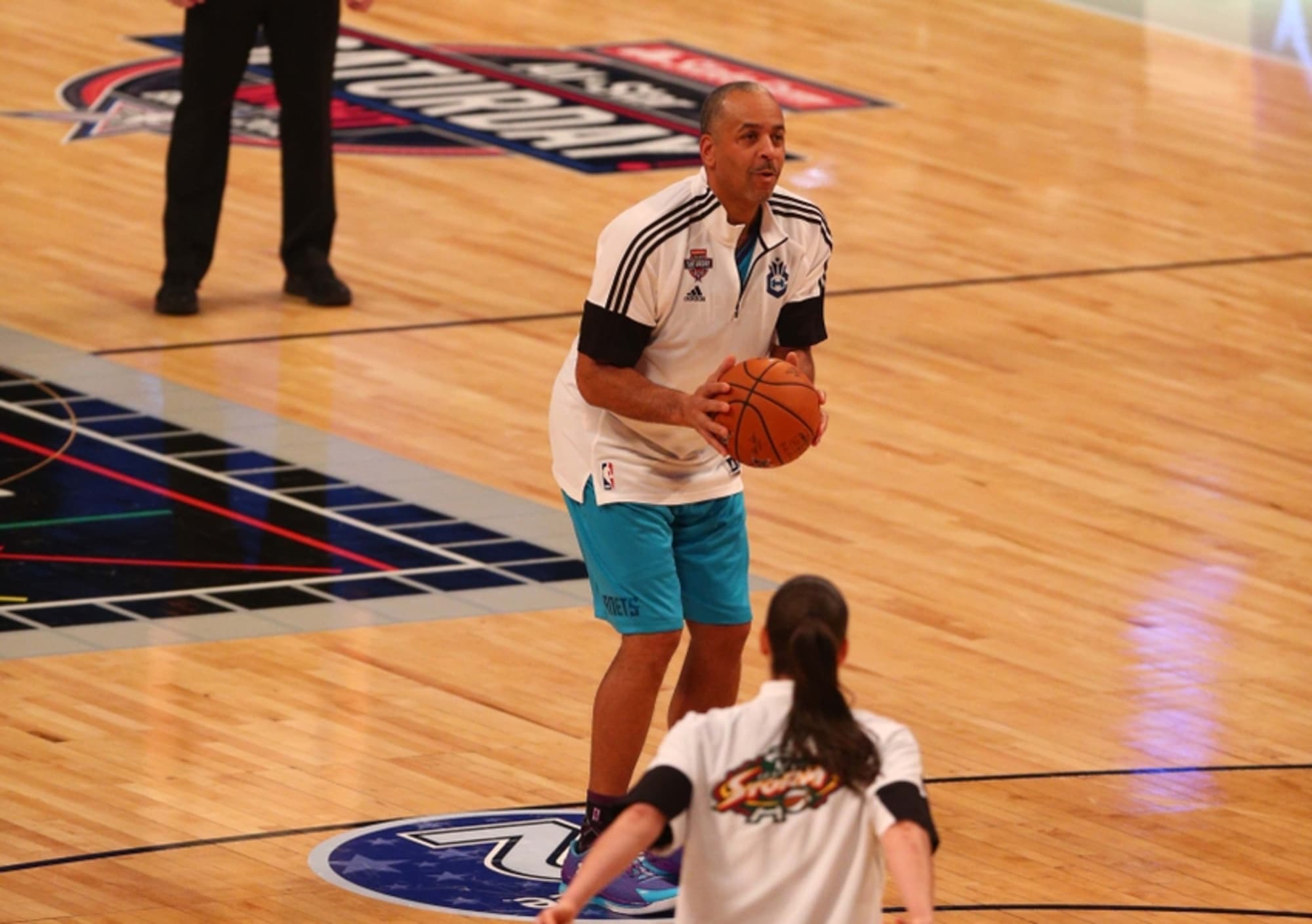 Charlotte Hornets: Dell Curry is Still a Great Three-Point Shooter