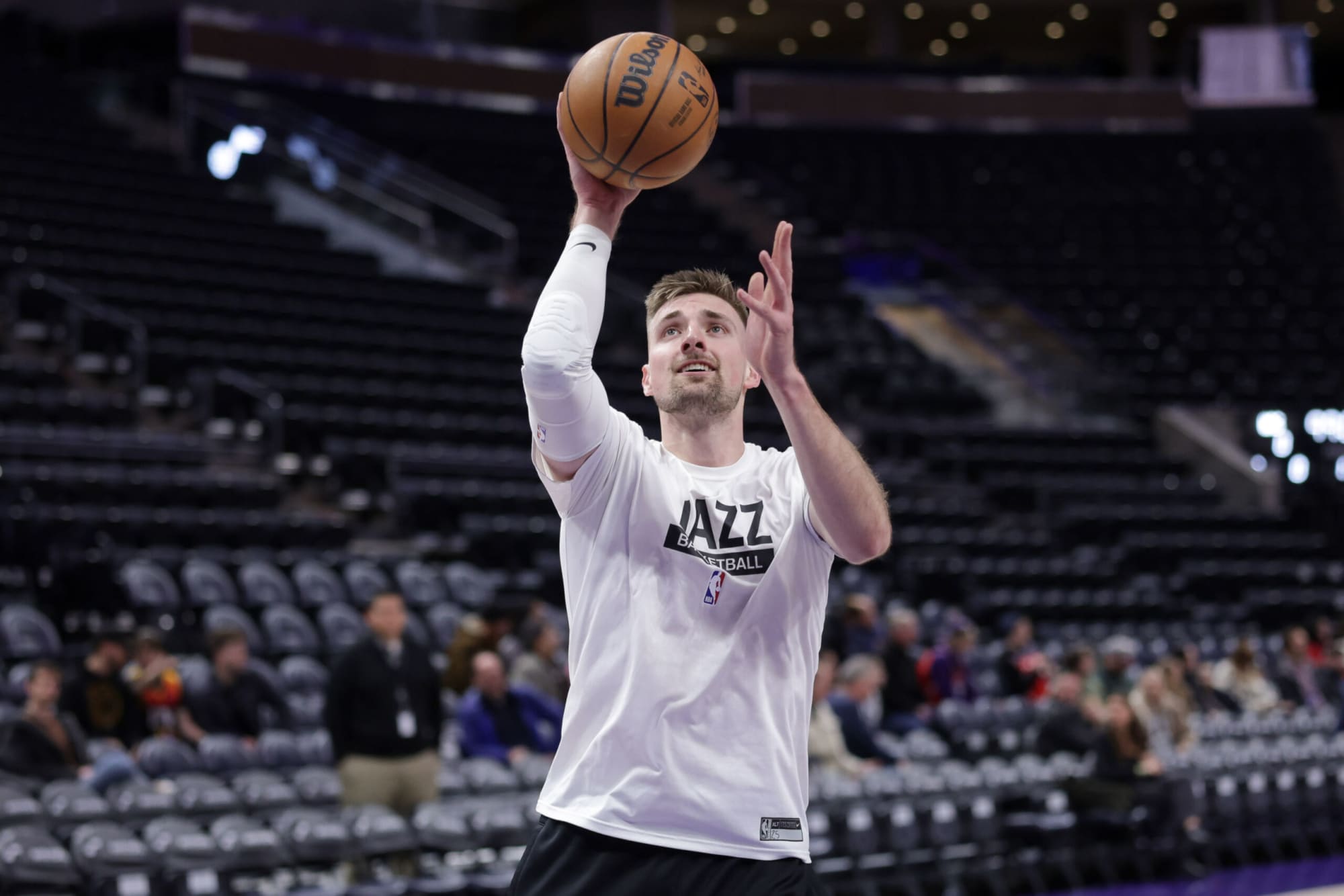 Utah Jazz sign Joey Hauser to two-way contract - SLC Dunk