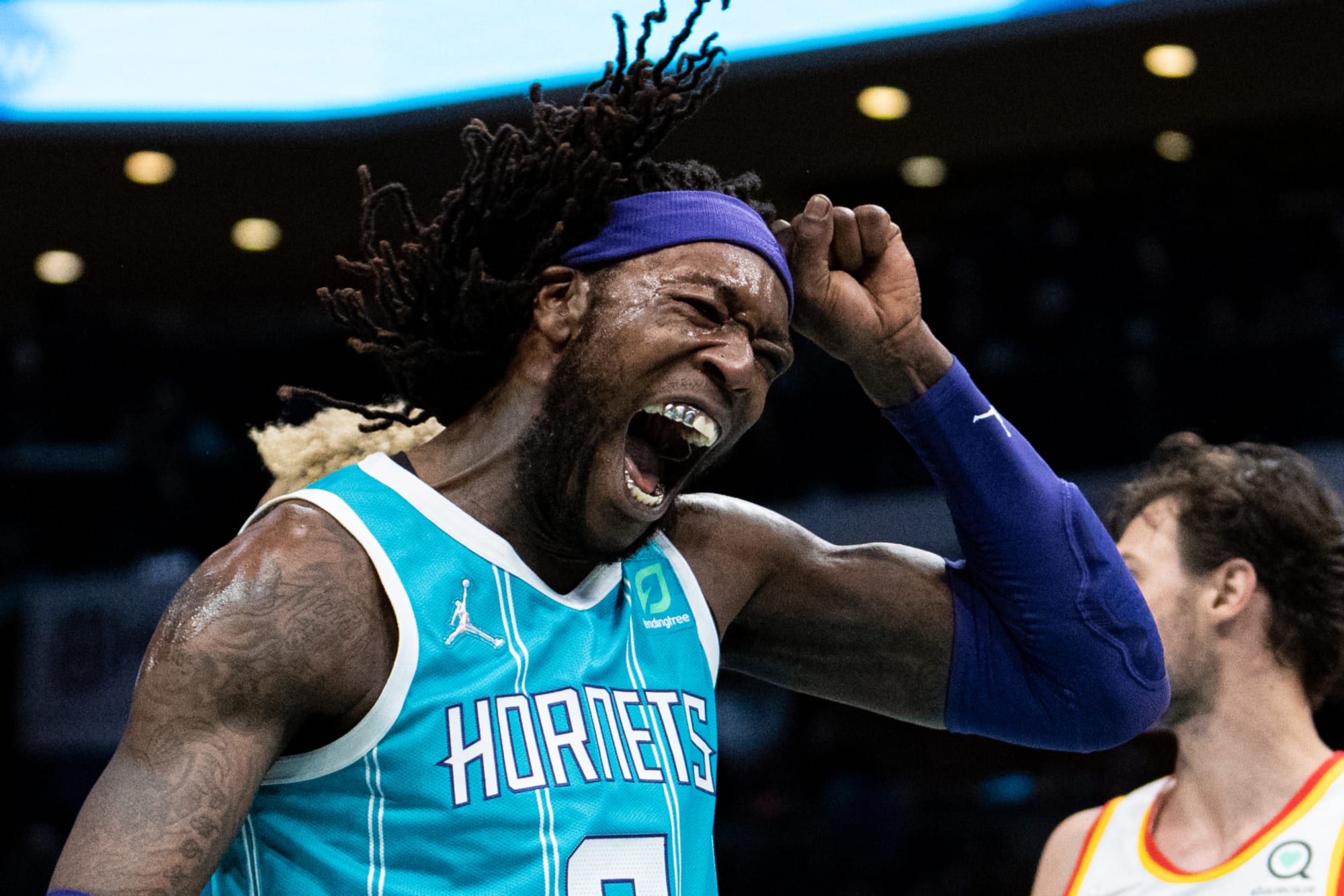 Montrezl Harrell signs with Sixers