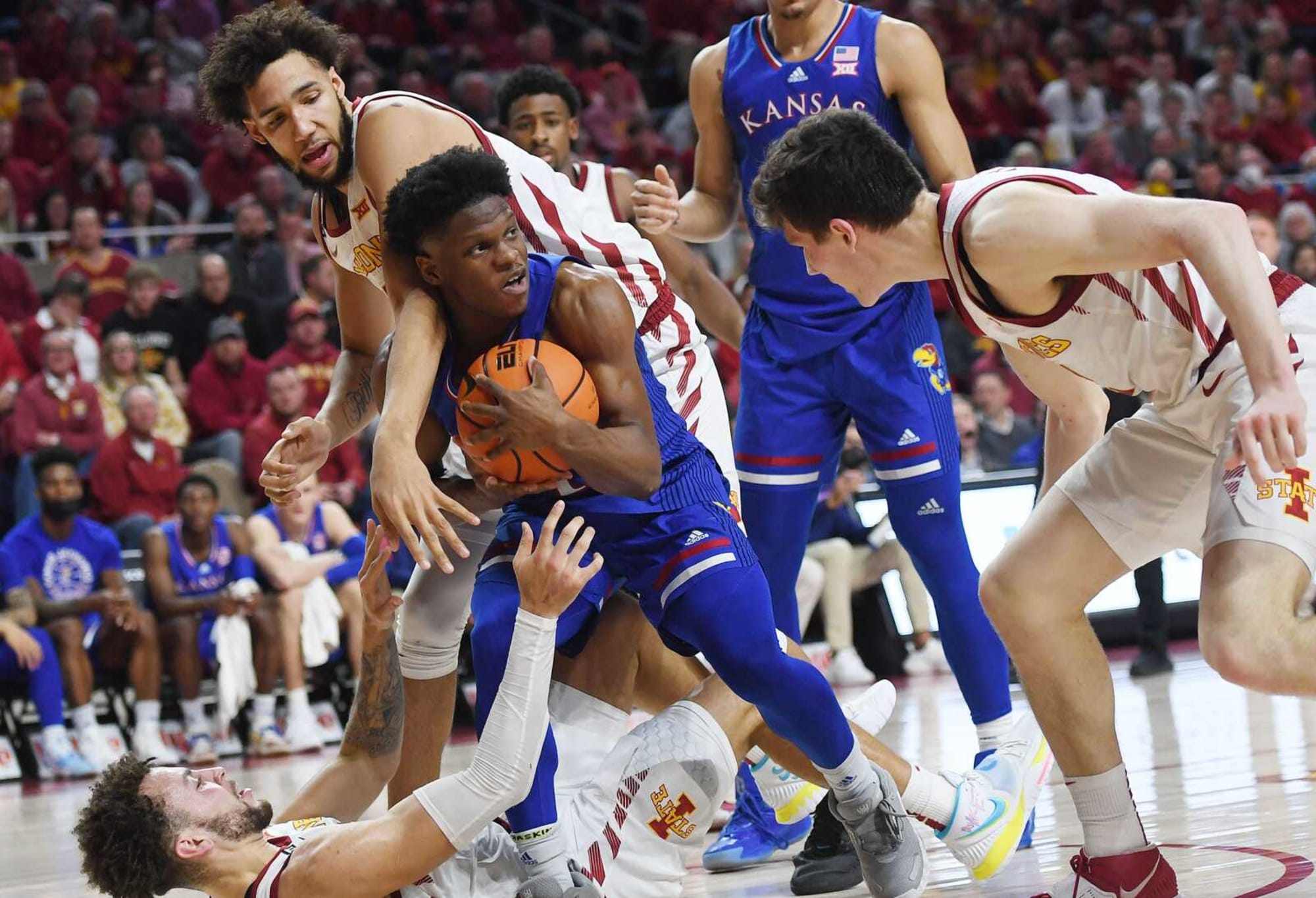 Ochai Agbaji out for Kansas against Iowa State due to COVID-19 health and  safety protocols, Sports