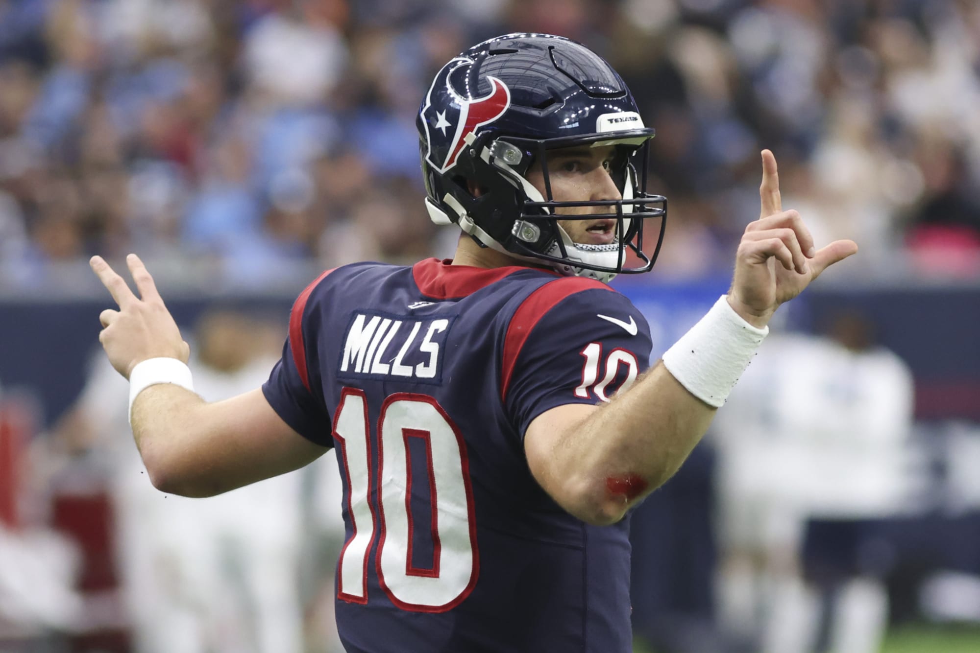 Are the Houston Texans sold on Davis Mills?