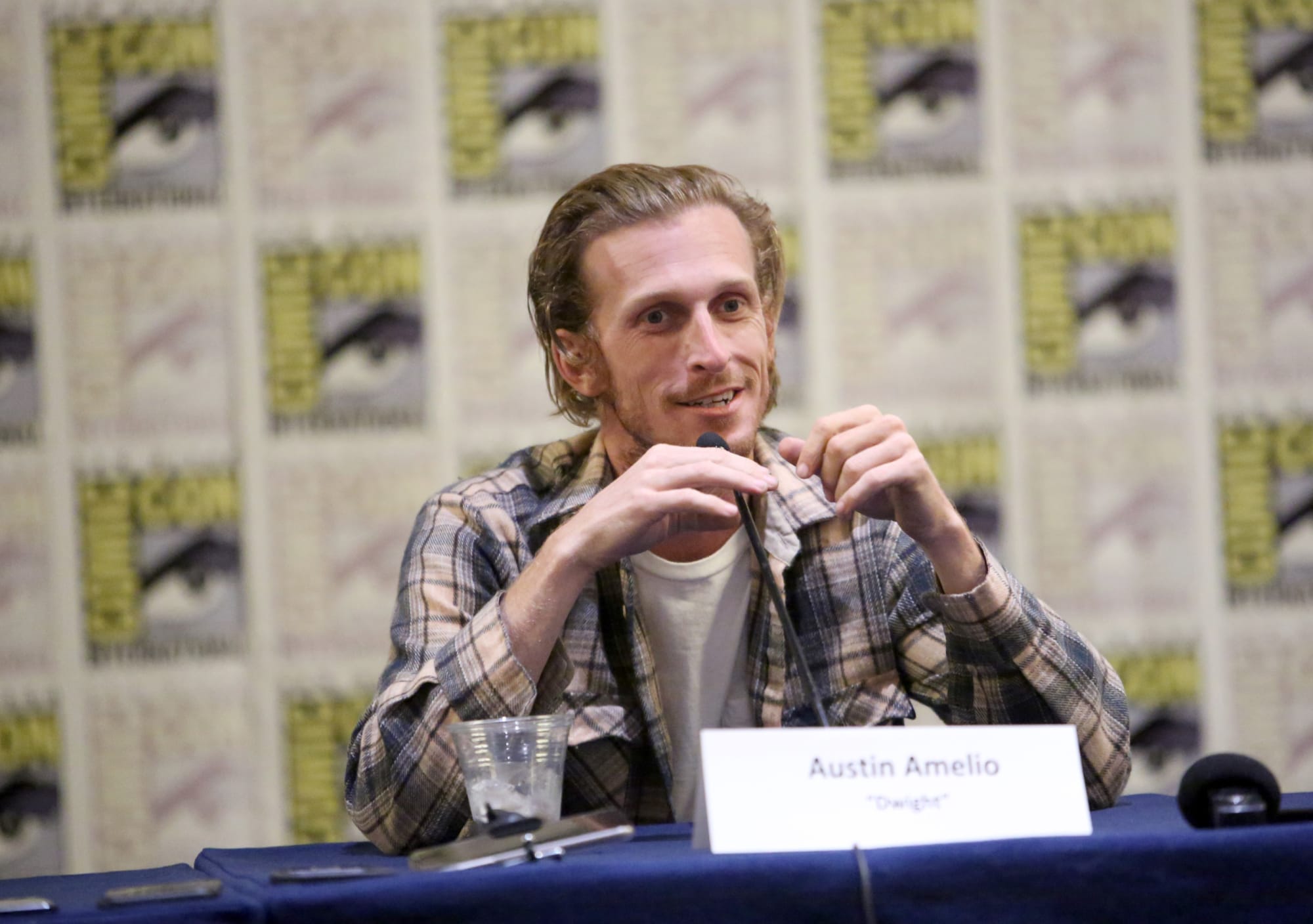 Fear Twd Star Austin Amelio Is Creating Some Smoking Hot Art