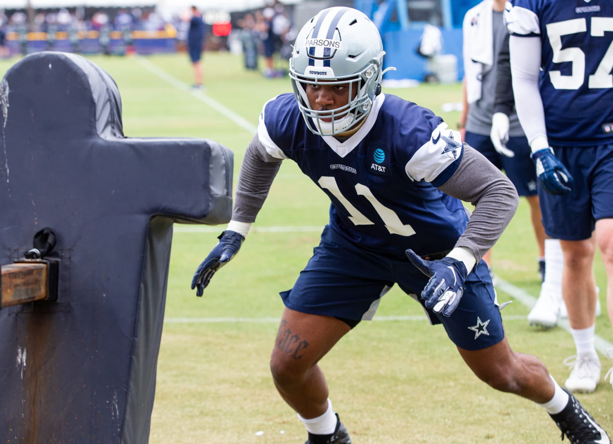 The Athletic NFL on X: Cowboys linebacker Micah Parsons was seen