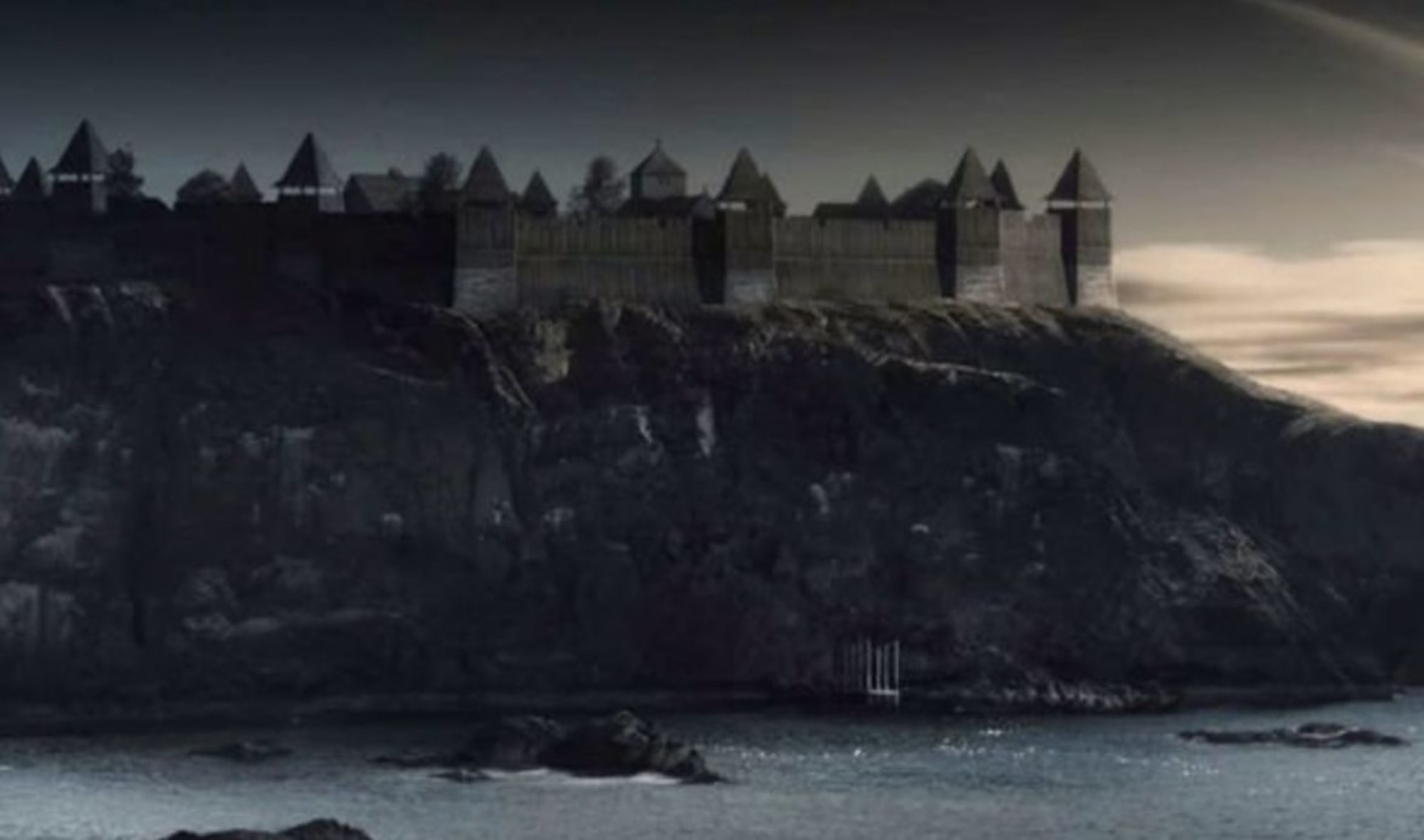 The Real Last Kingdom- Bamburgh Castle (Video)