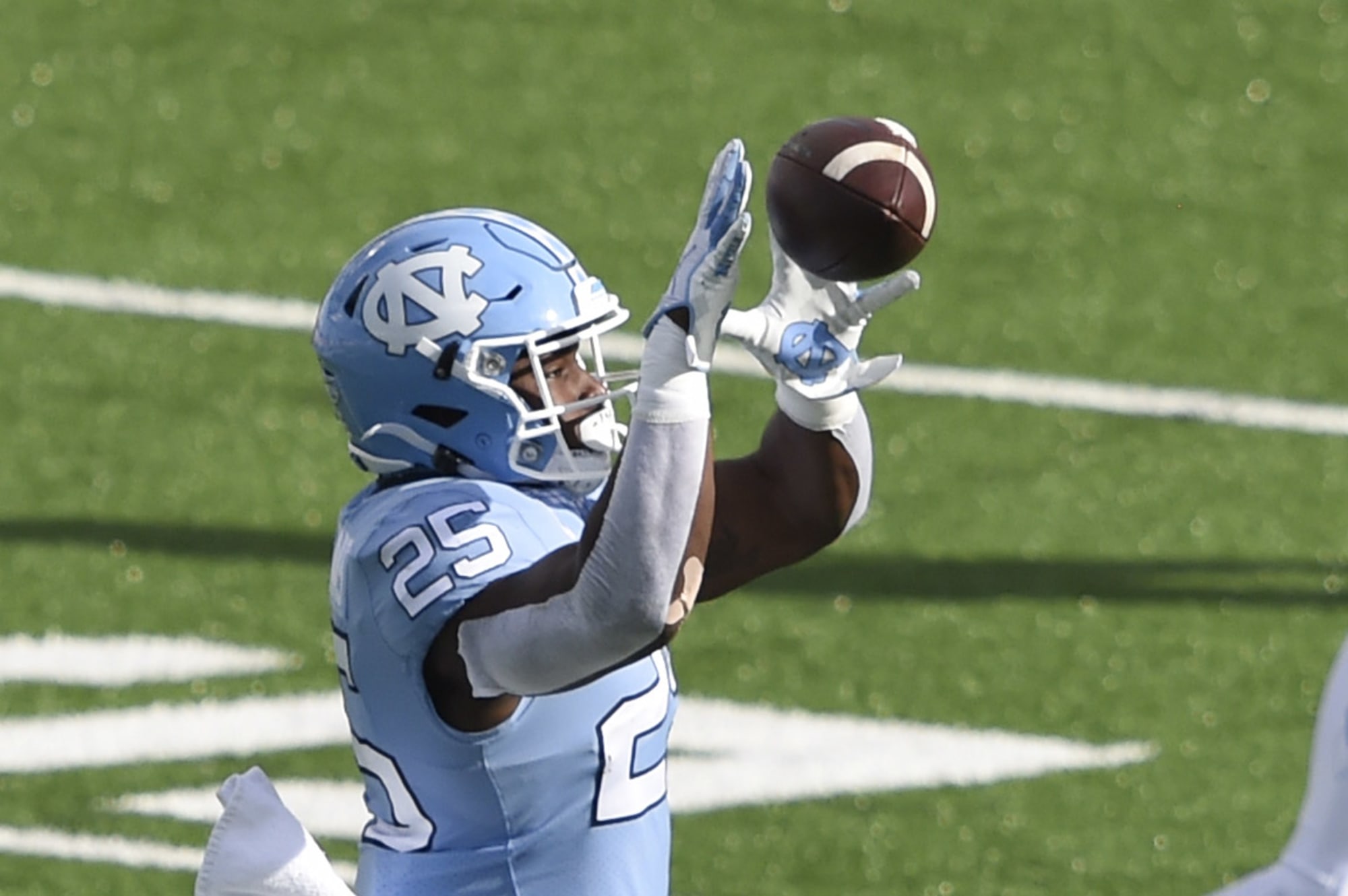 2021 NFL Draft Comps: North Carolina RB Javonte Williams can break into a  dominant role in the NFL, NFL Draft