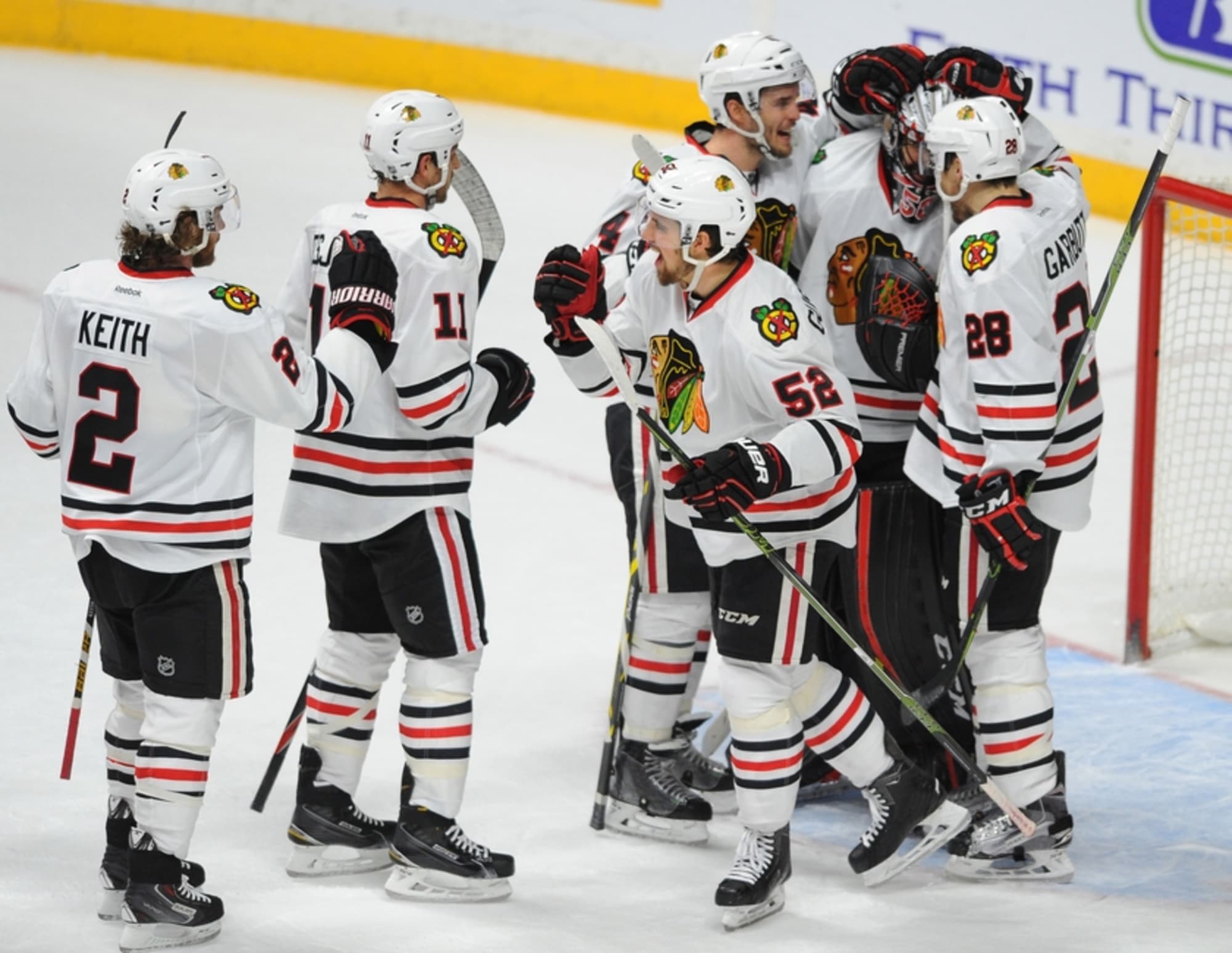 Chicago Blackhawks Set Franchise Record With 12th Straight Victory