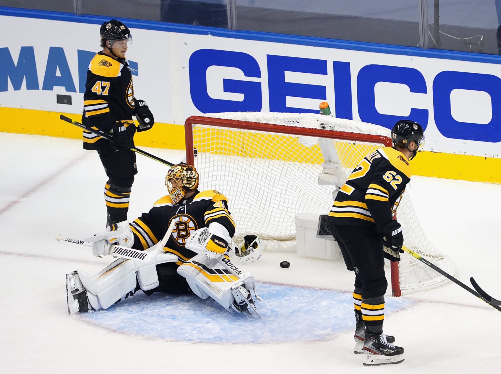 Where do the boston bruins play home games information