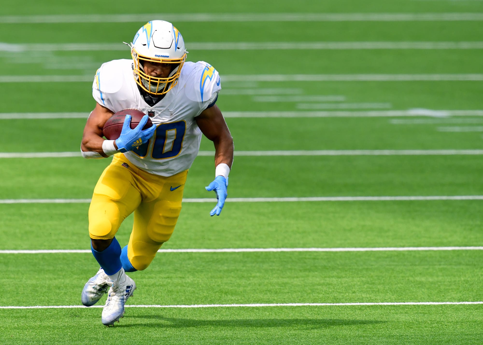 Chargers RB Austin Ekeler helped off the field with hamstring injury