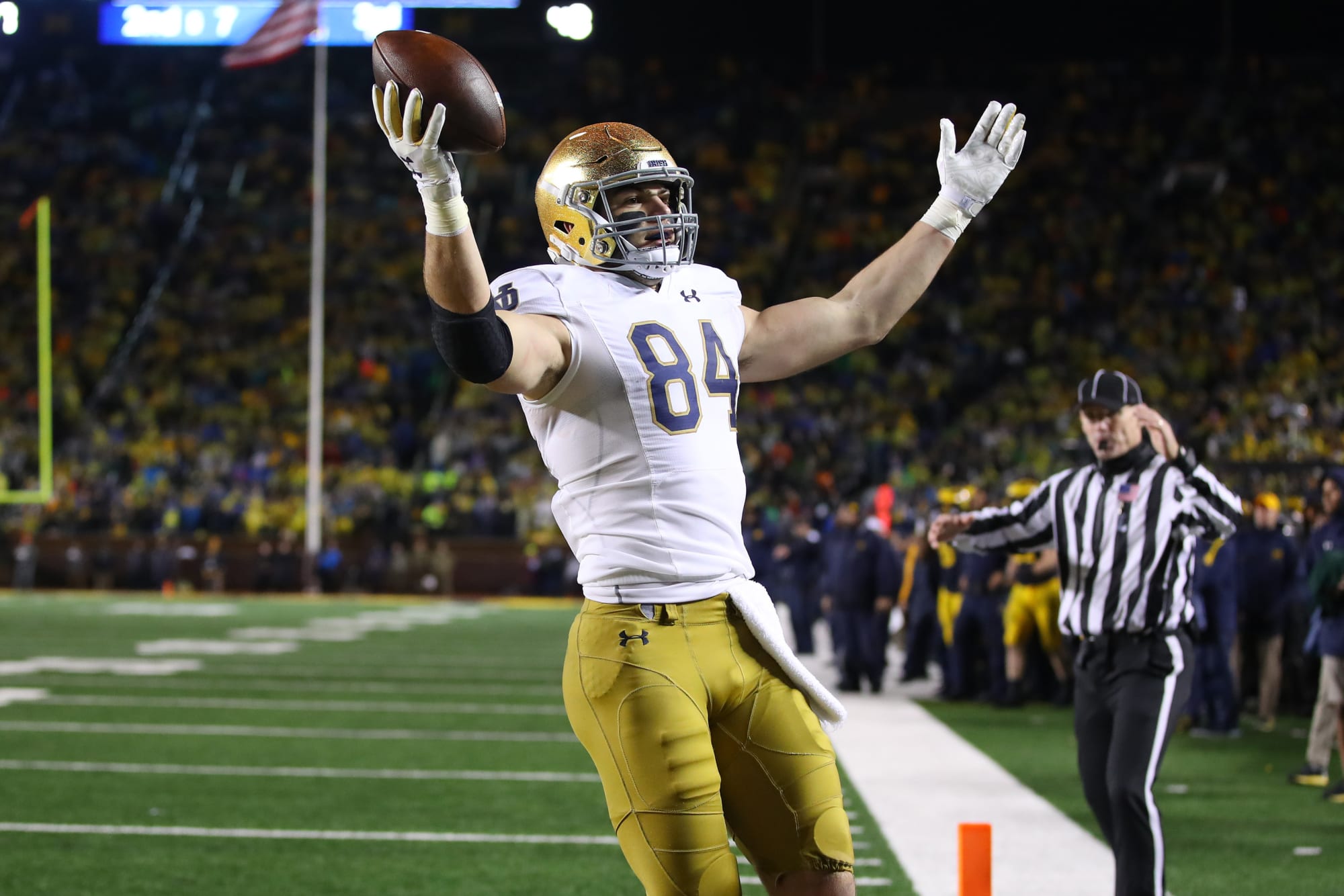 Chicago Bears get a highupside TE with Cole Kmet in 2nd round
