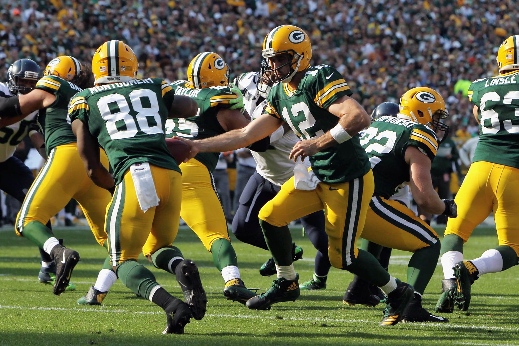 Green Bay Packers: Quick game is solution to offensive 