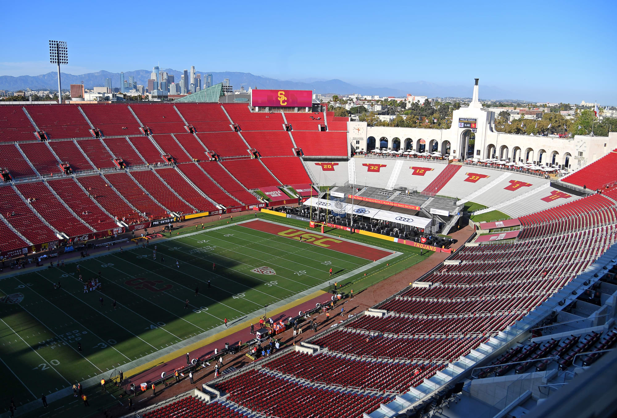 USC football preparing for fans in reduced capacity Coliseum for 2020