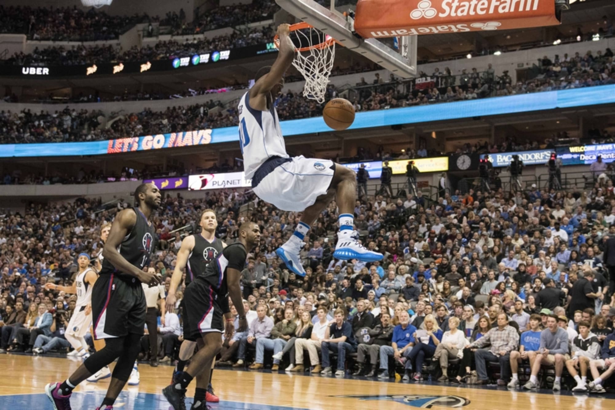 Mavericks Fall to Clippers in Chippy Contest