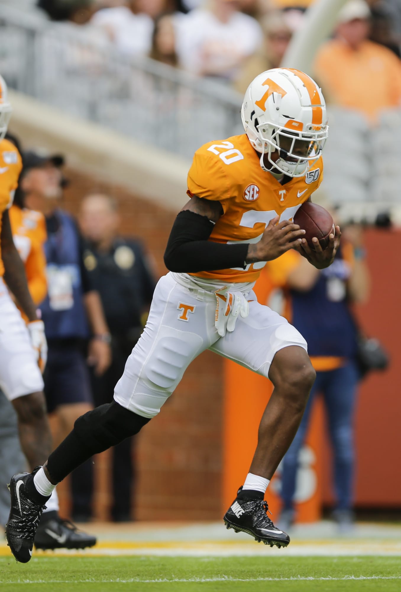 Tennessee football Vols players, commits recruiting prospects on Twitter