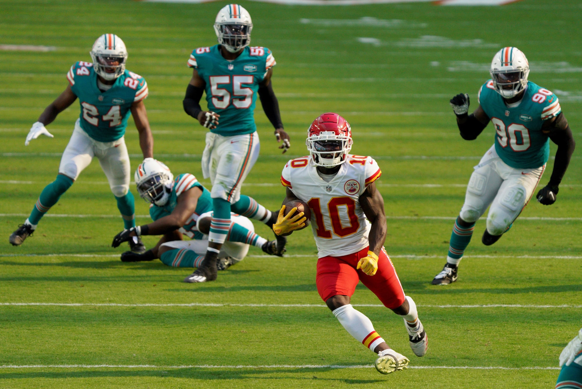 Travis Kelce earns Chiefs MVP for Week 14 win over Dolphins