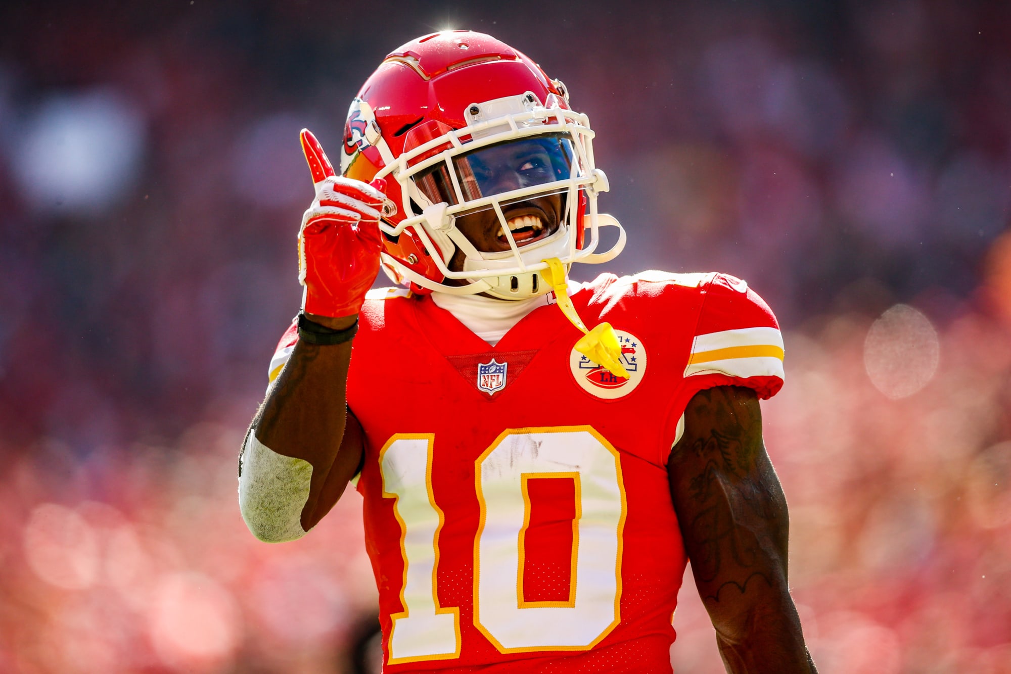 Tyreek Hill injury update: Chiefs wide receiver exits game vs. Jaguars