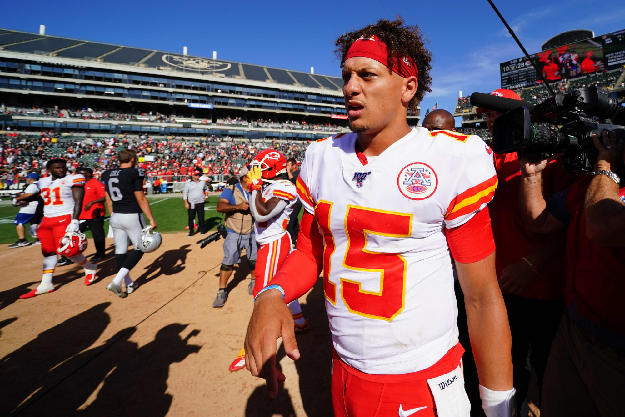 Patrick Mahomes, Russell Wilson named NFL's offensive players of the week