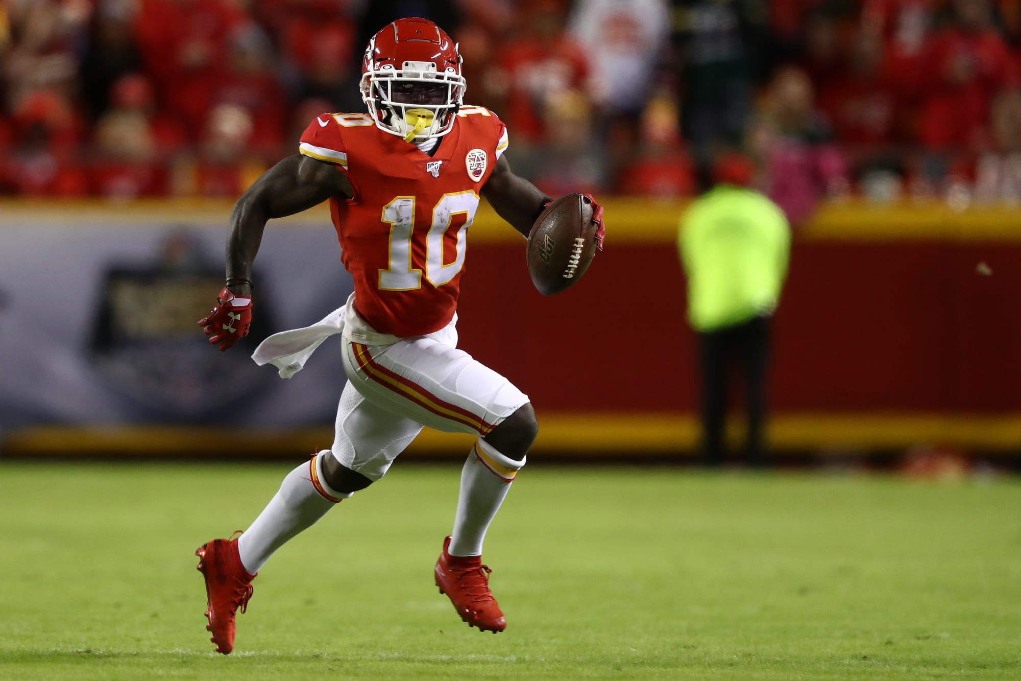 Tyreek Hill says he's ready to race anyone in the NFL
