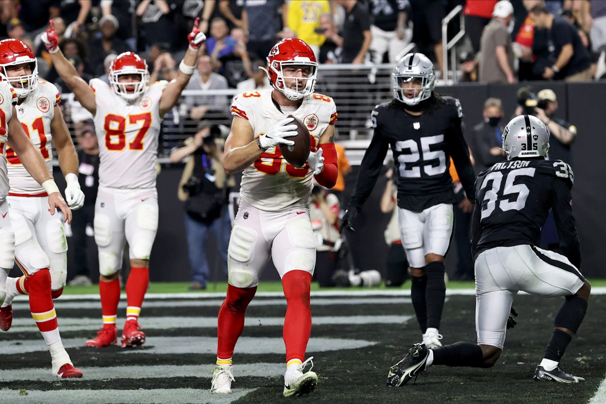KC Chiefs vs. Raiders Analyzing snap counts from Week 10
