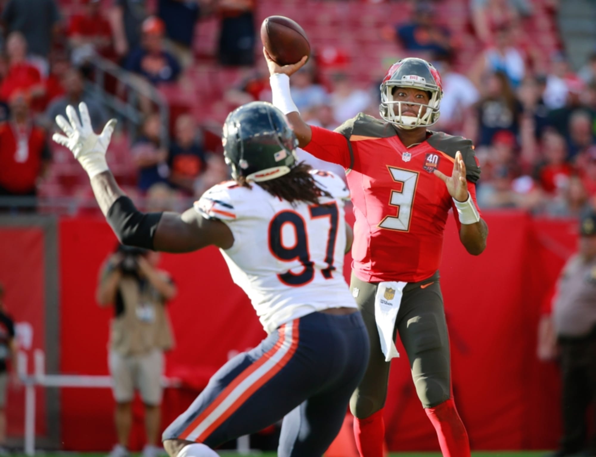 Chicago Bears vs. Tampa Bay Buccaneers Who Has the Advantage?