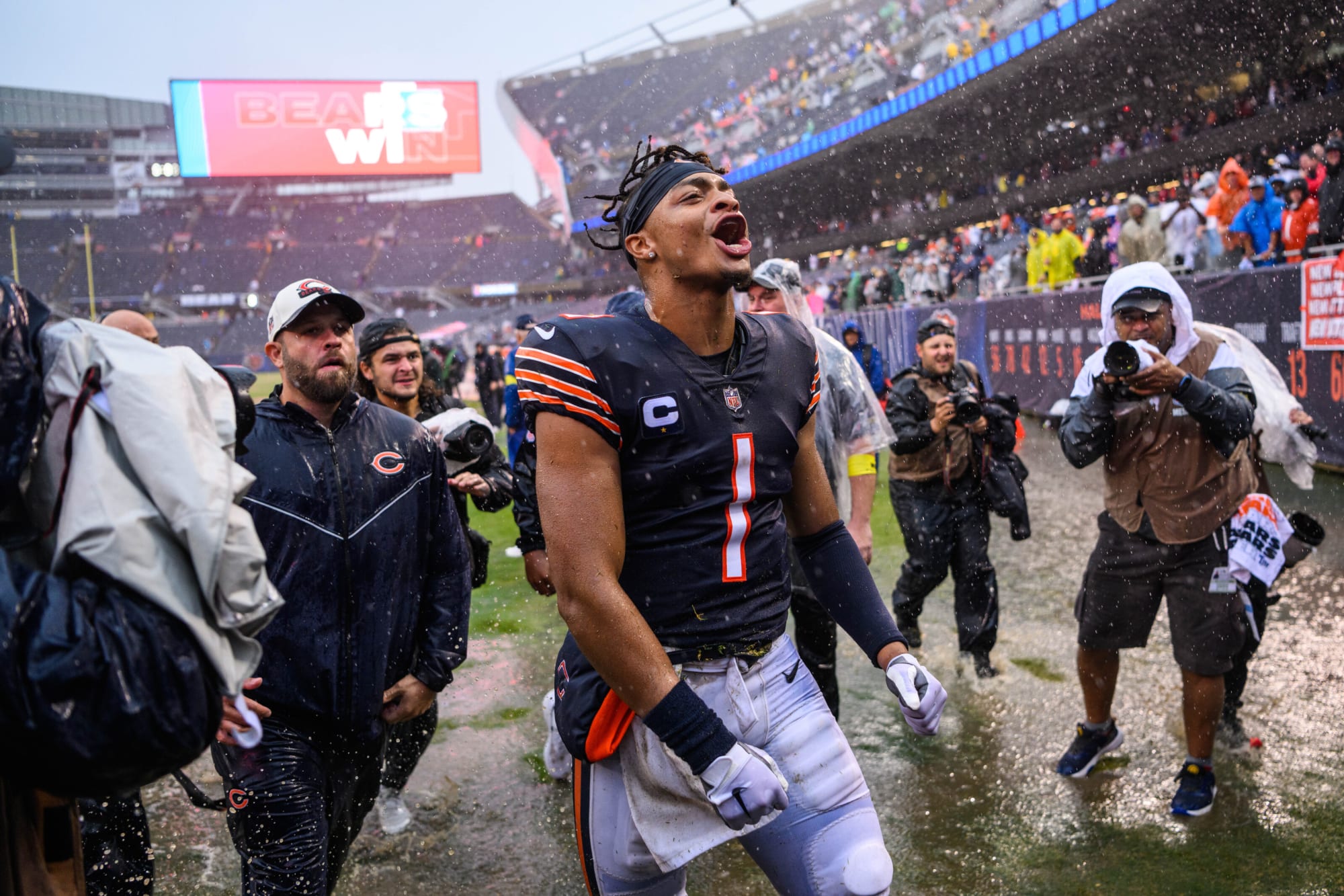3 notable stats from Justin Fields in Chicago Bears week one win