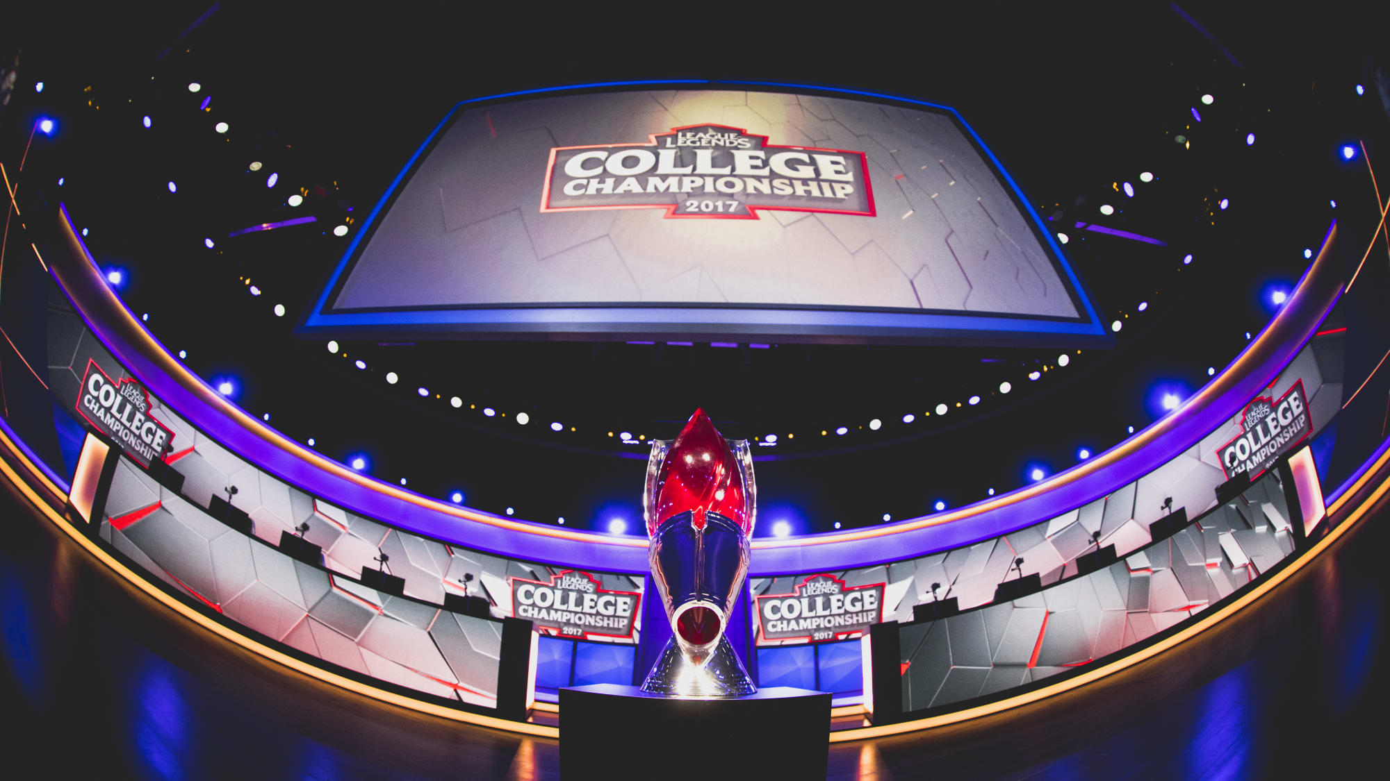 League of Legends University of Toronto heads to College Championship