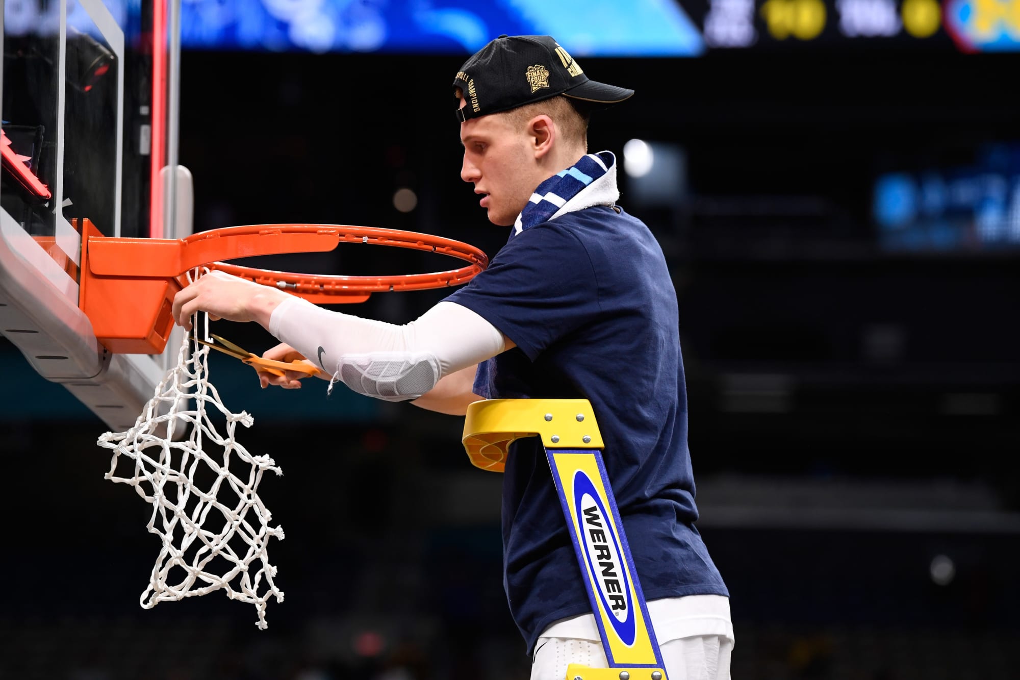 Golden State Warriors select Donte DiVincenzo in redraft