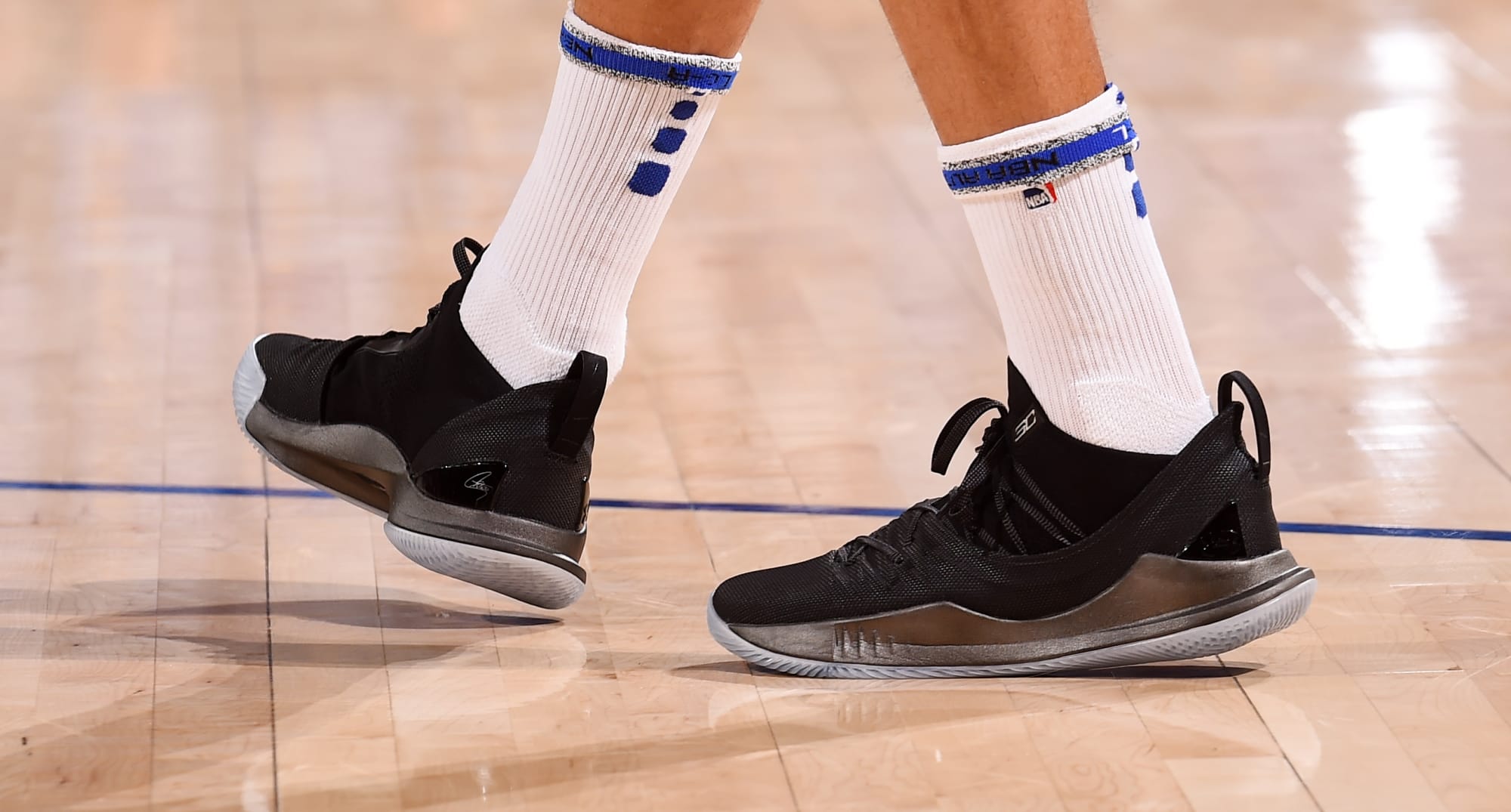Steph Curry to Wear Low-Top Shoes Tonight vs Hawks