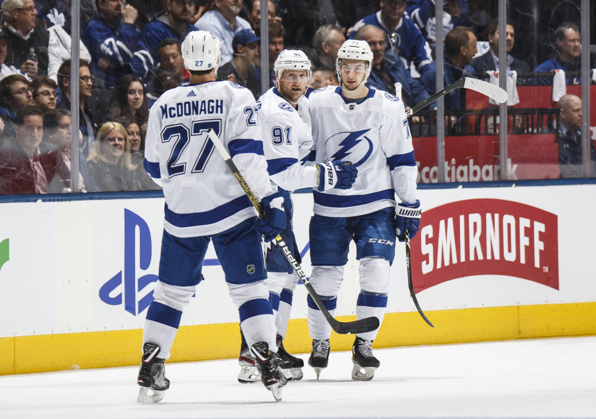 Tampa Bay Lightning scores 3 unanswered goals to defeat Maple Leafs