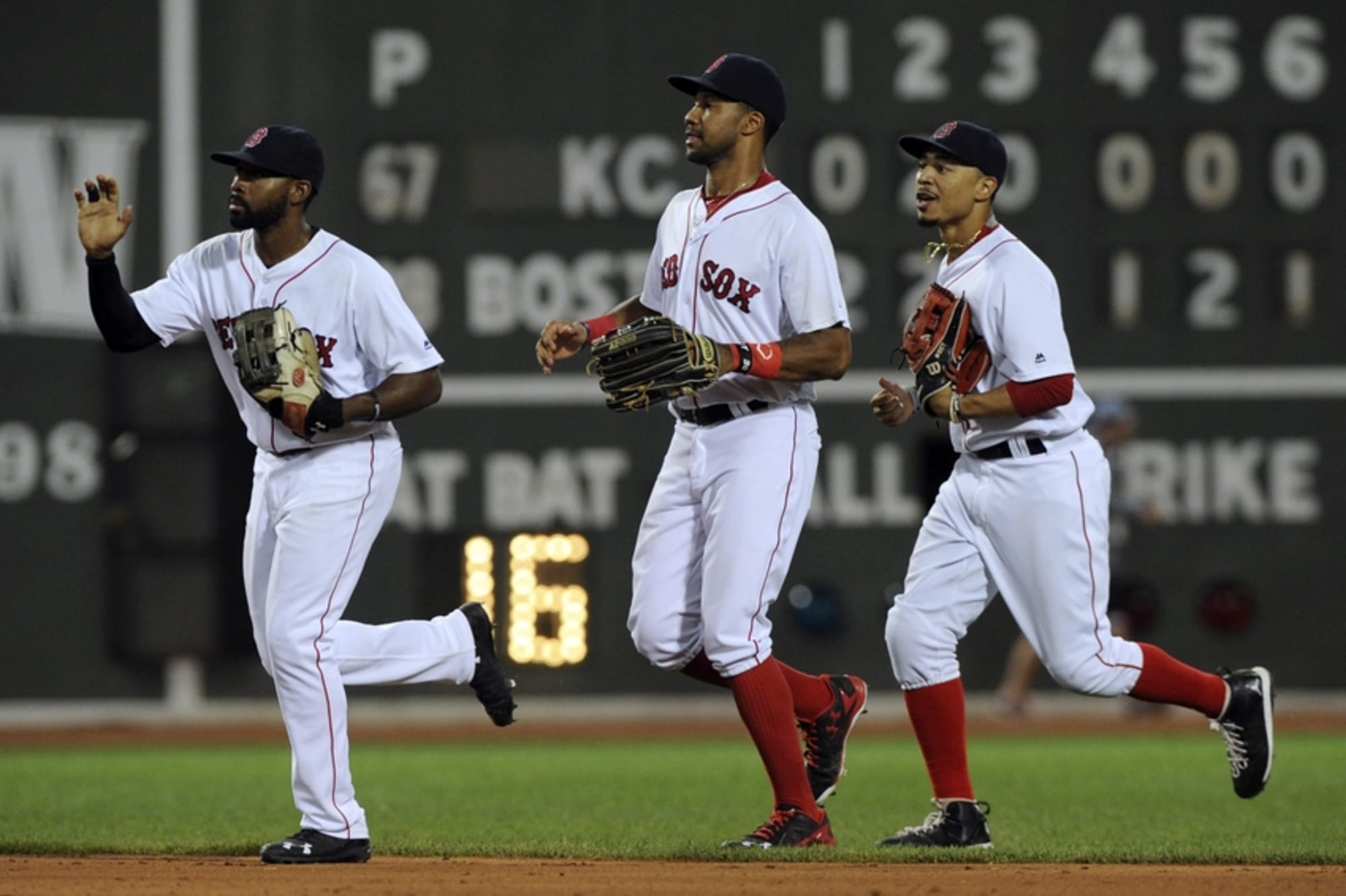 Boston Red Sox have several Gold Glove candidates